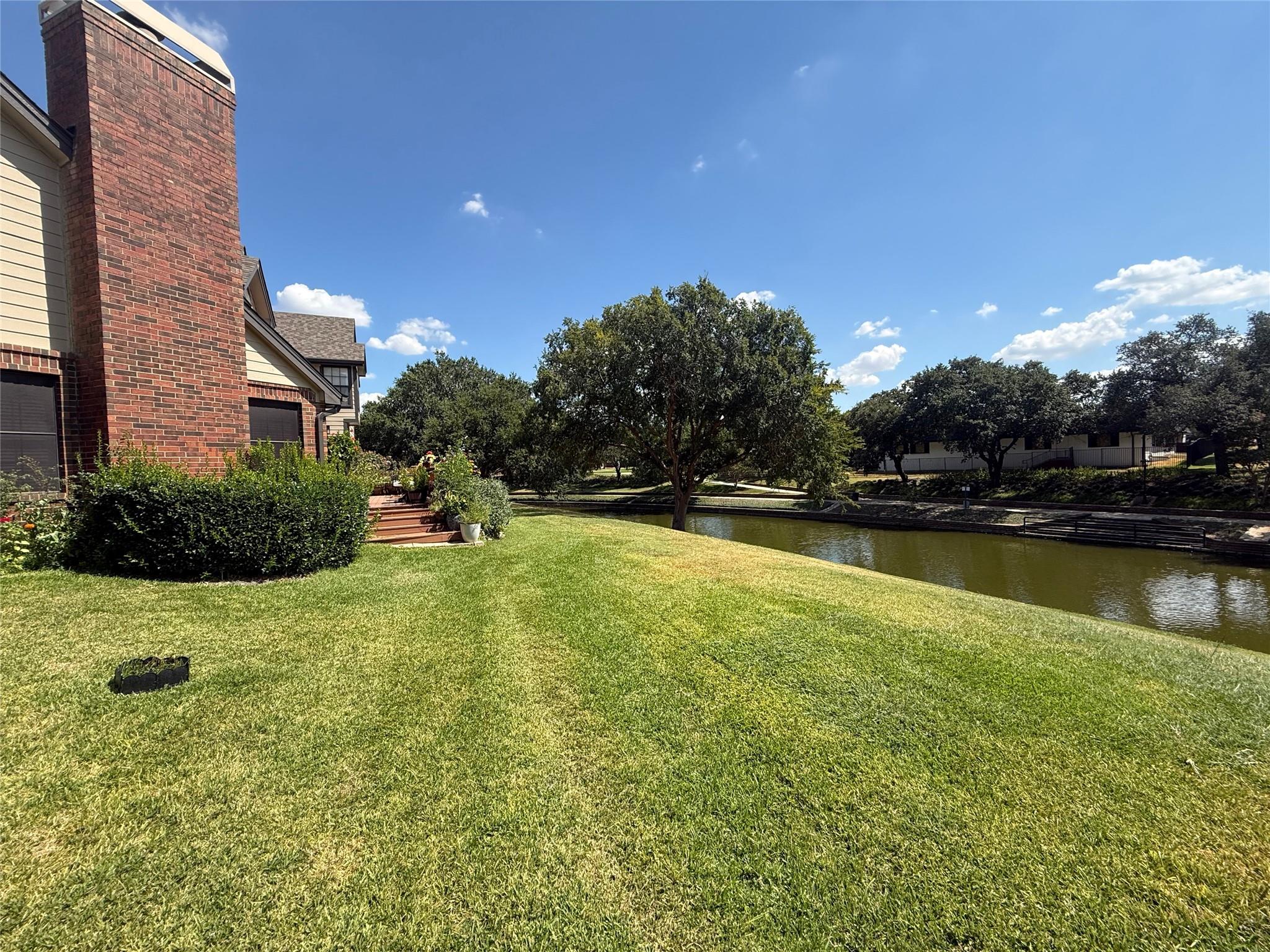 main property photo 14