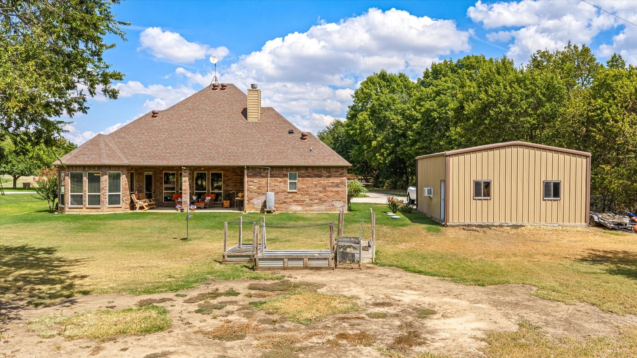 main property photo 33
