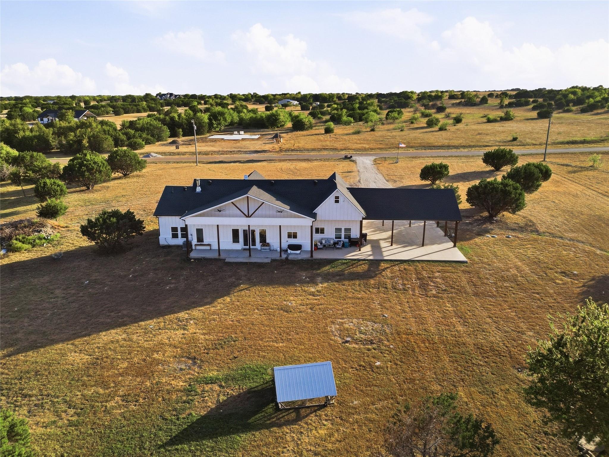 main property photo 30