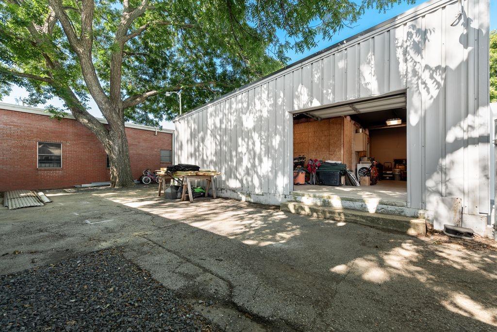 main property photo 32