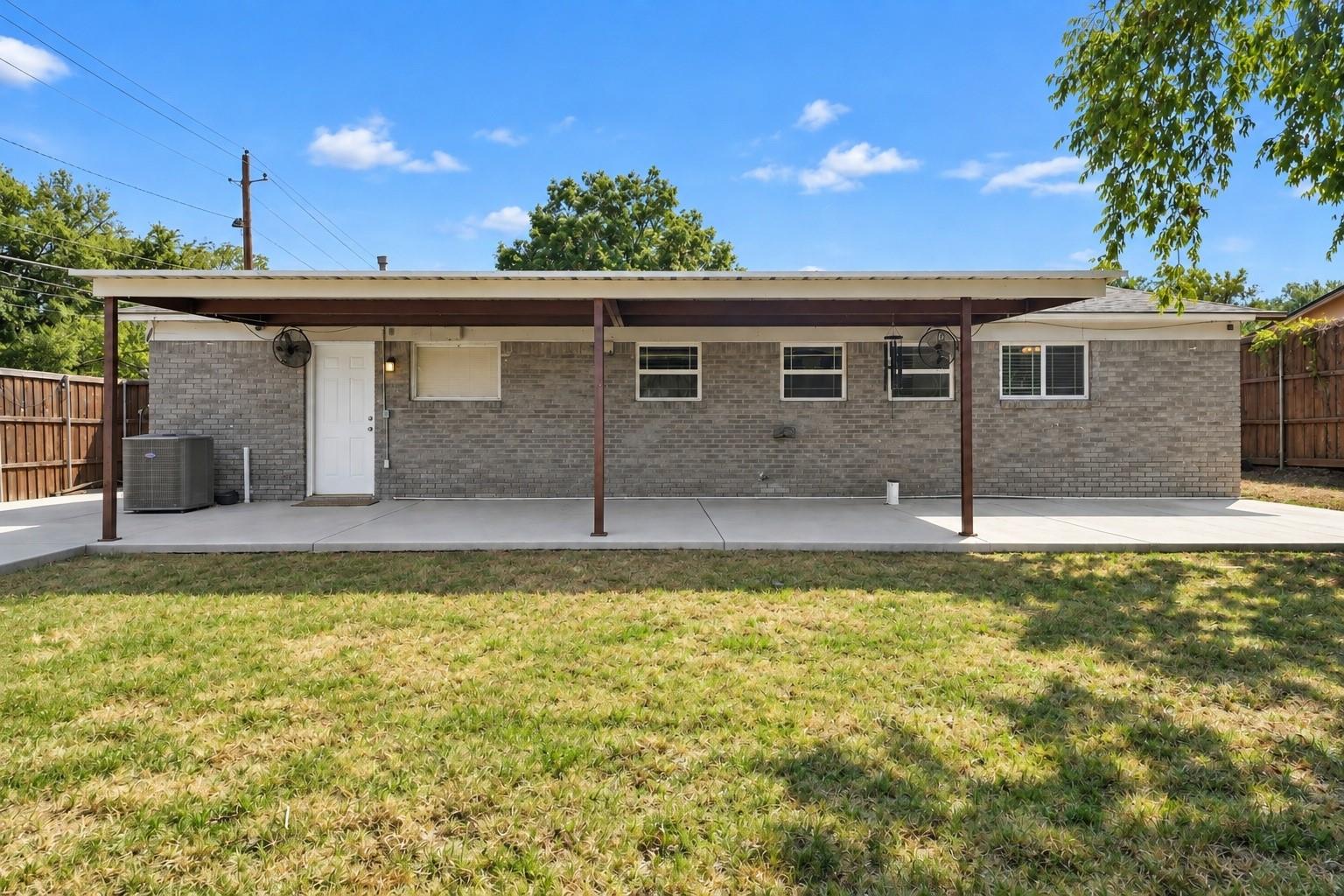 main property photo 14