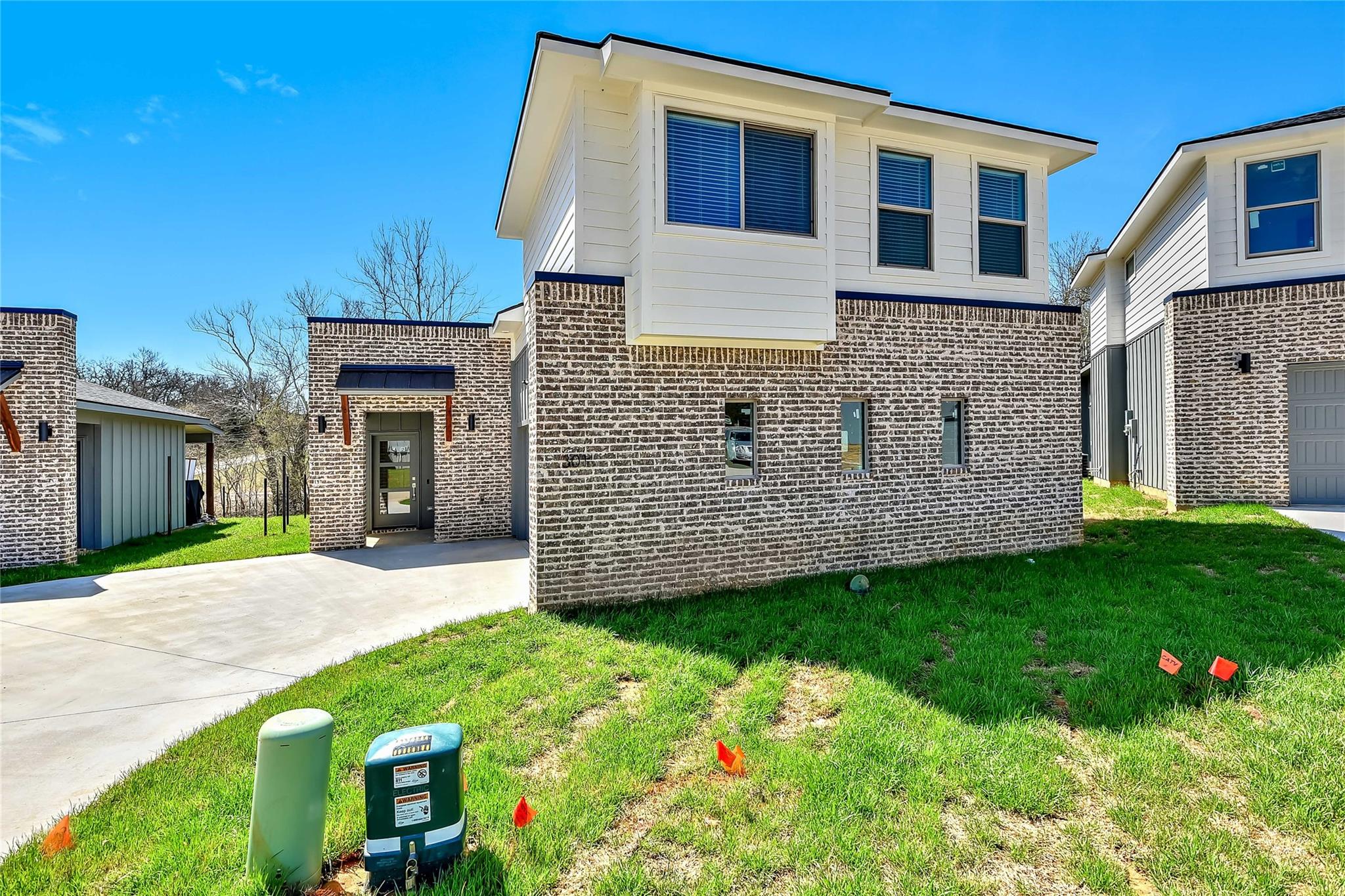main property photo 25
