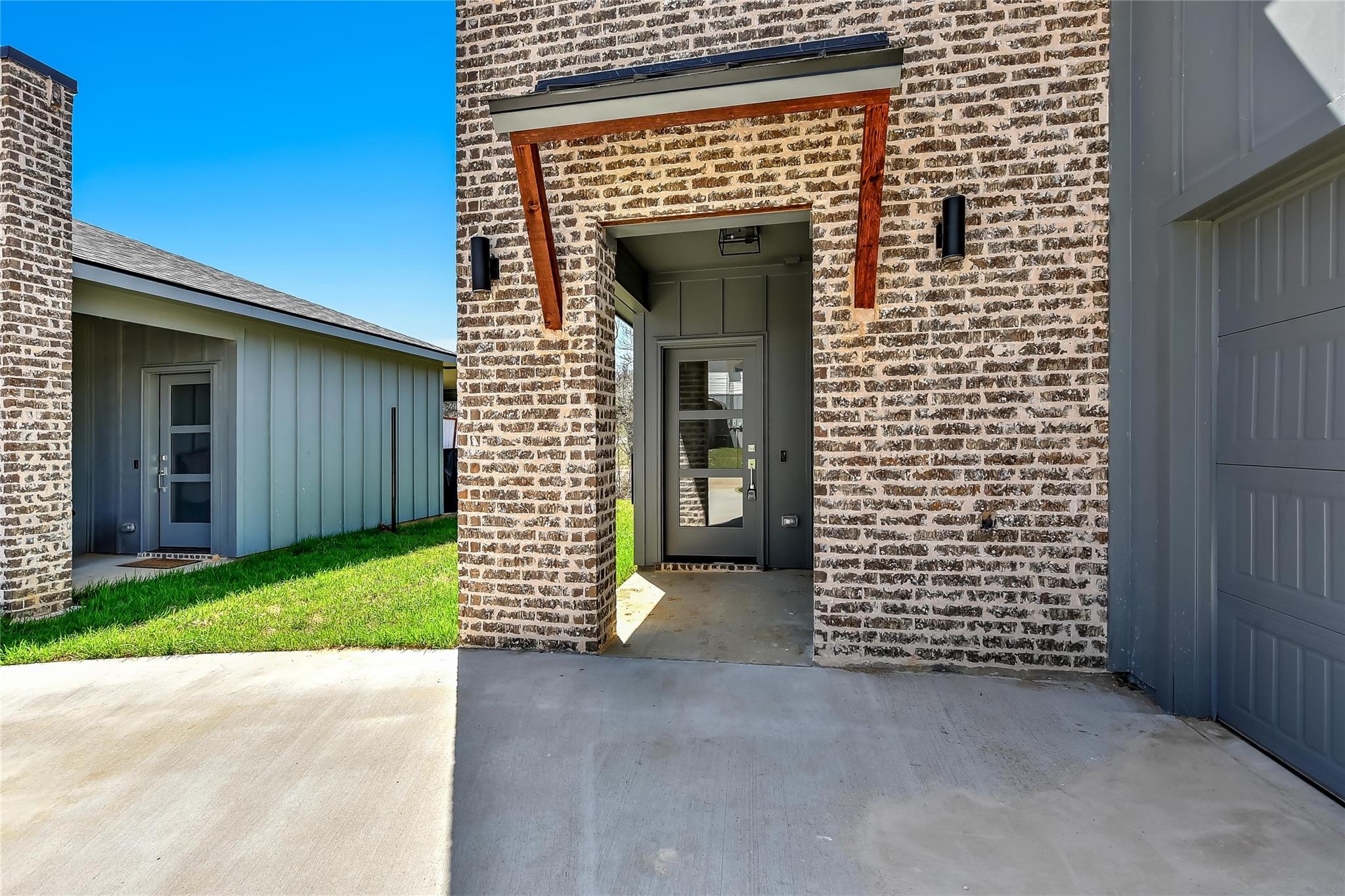 main property photo 23