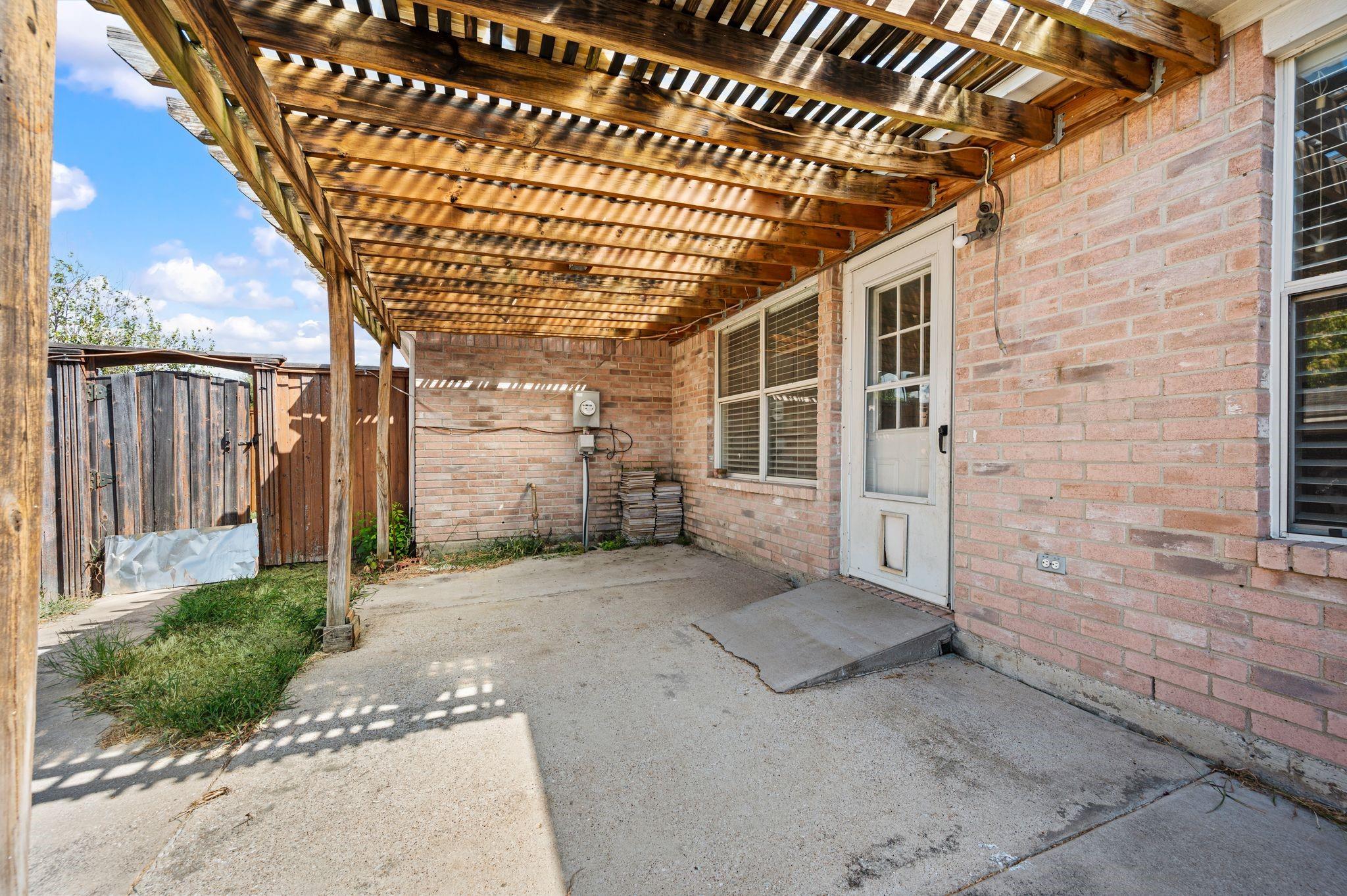 main property photo 23