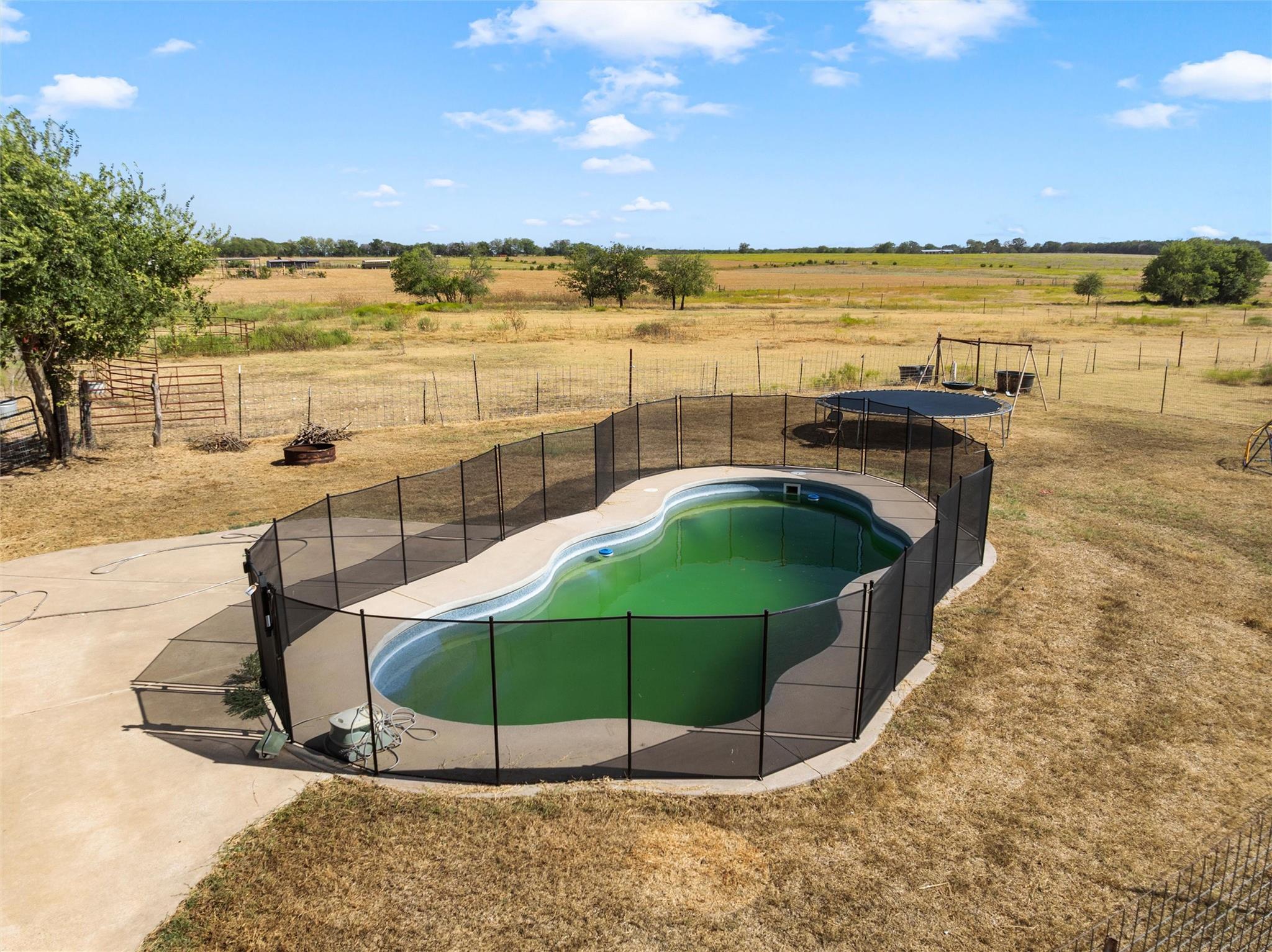 main property photo 20