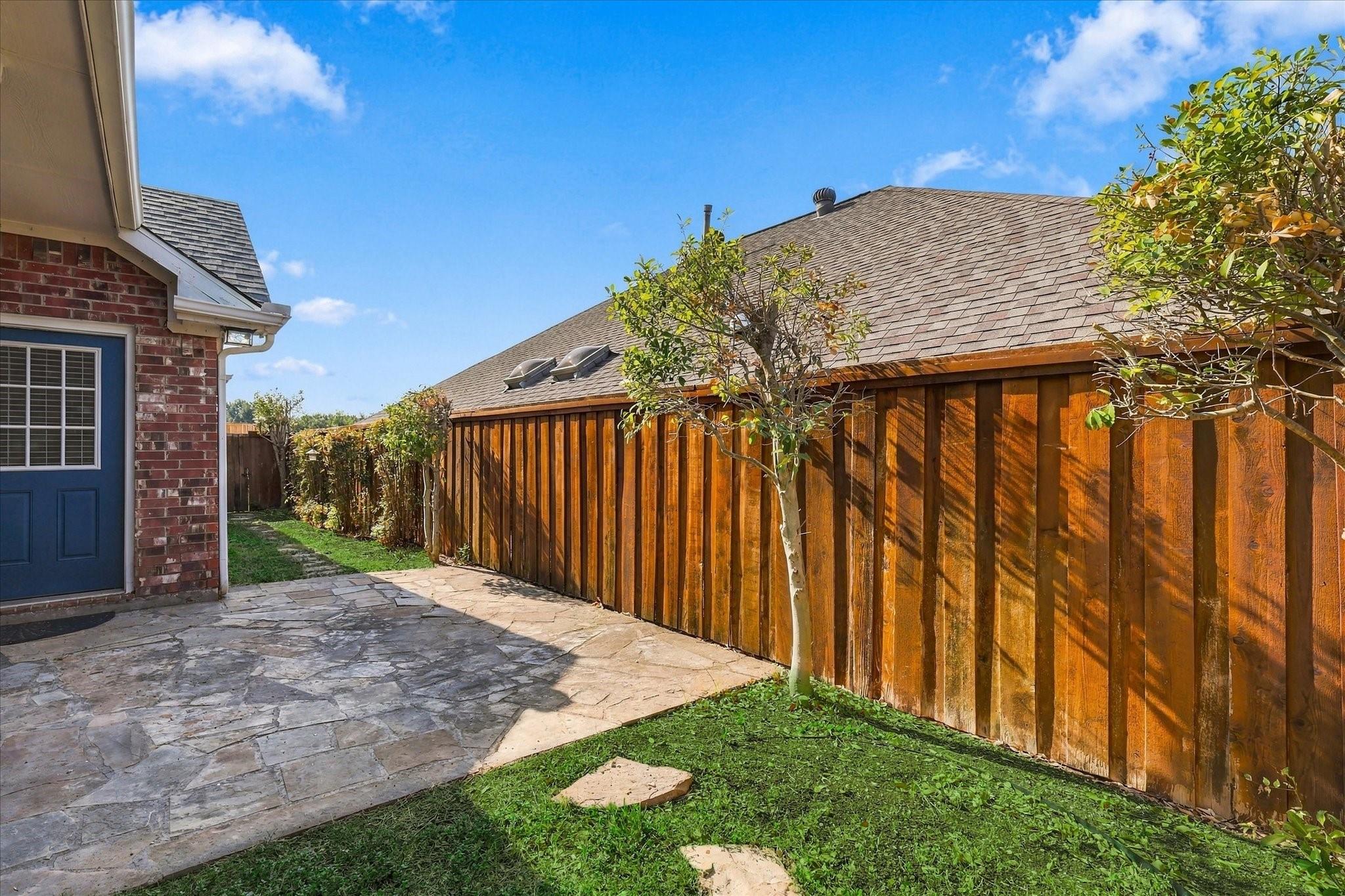 main property photo 23