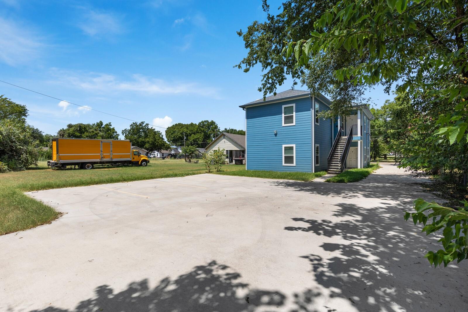 main property photo 2