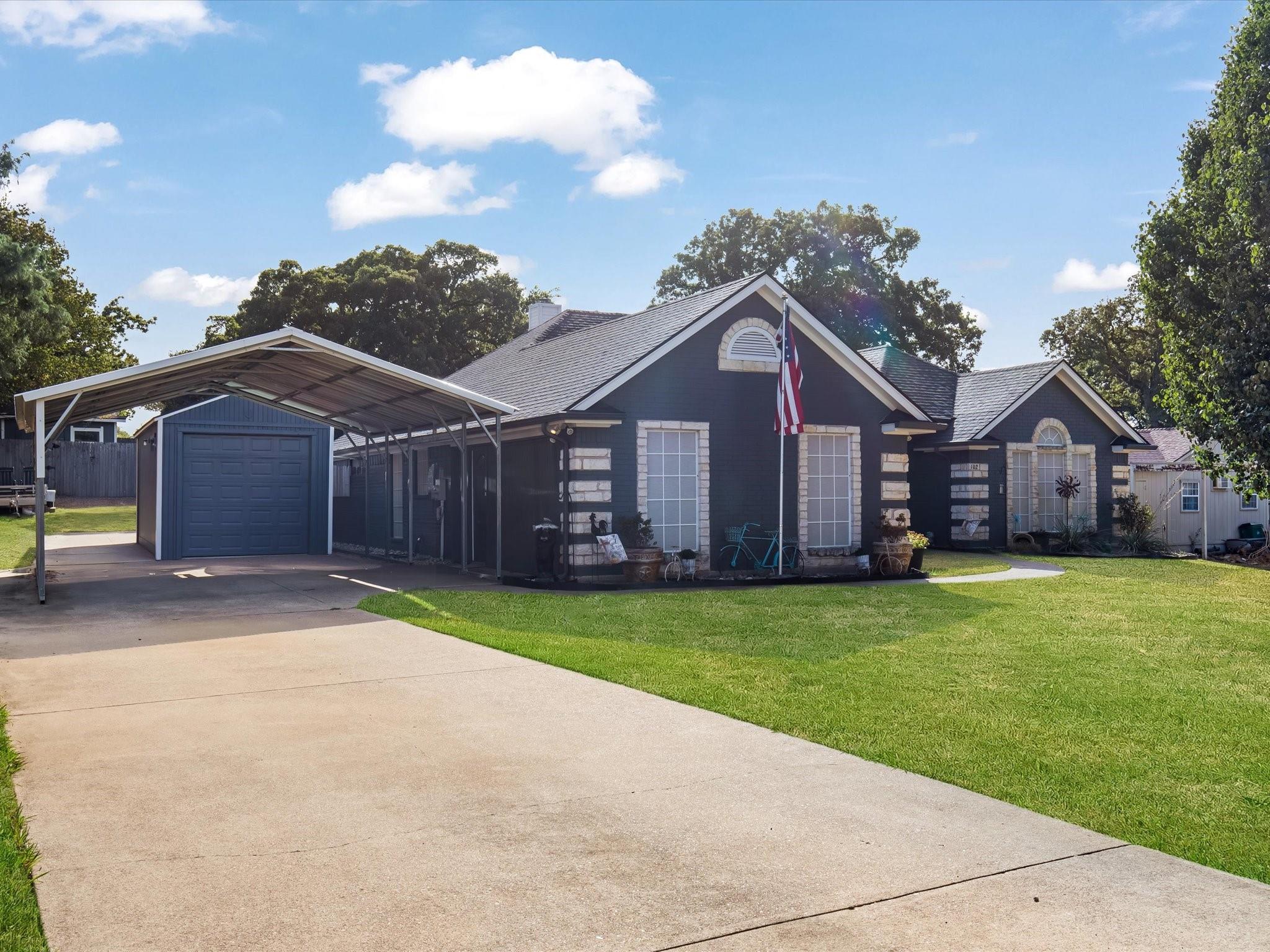 main property photo 2