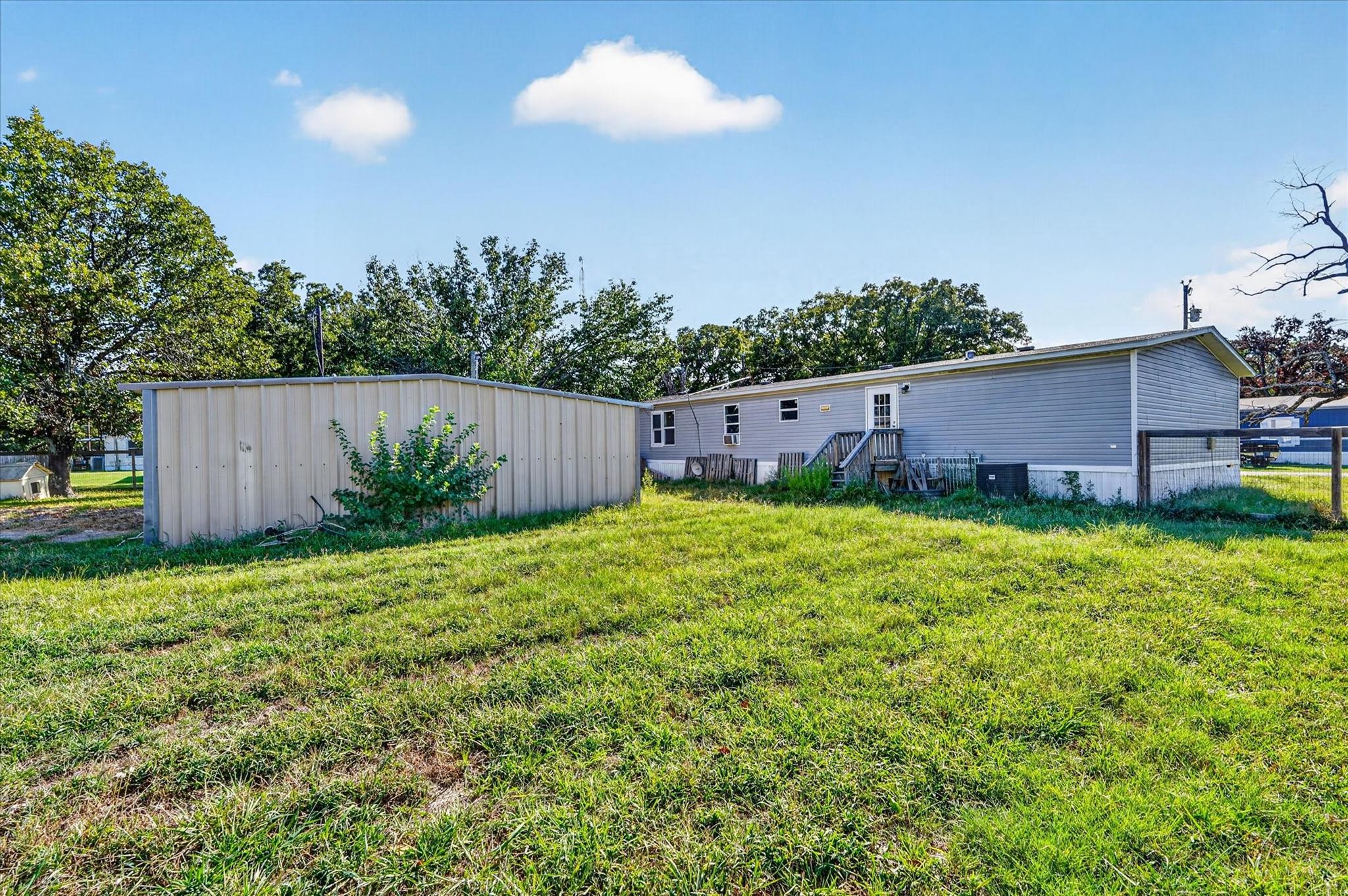 main property photo 28