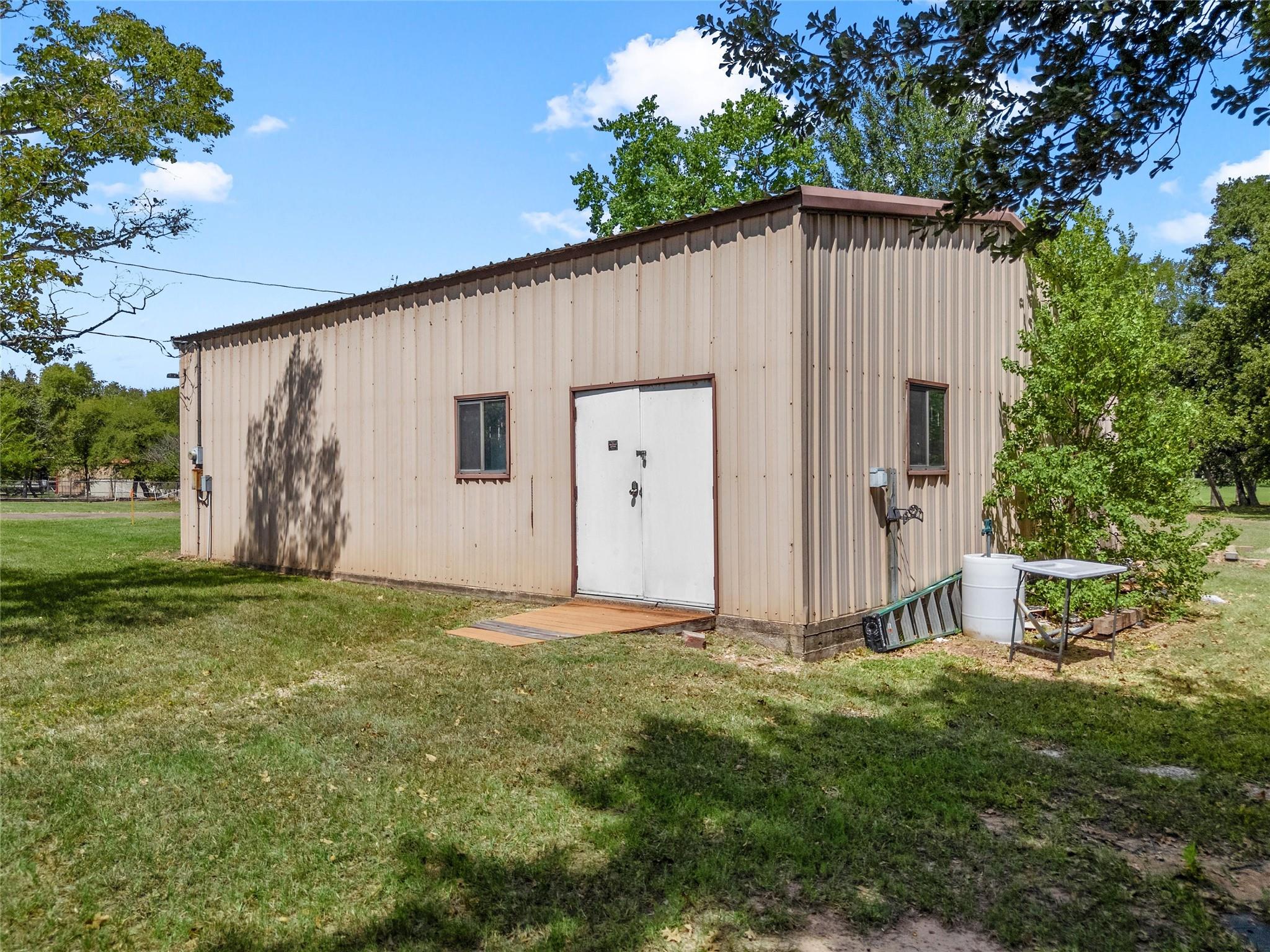 main property photo 19