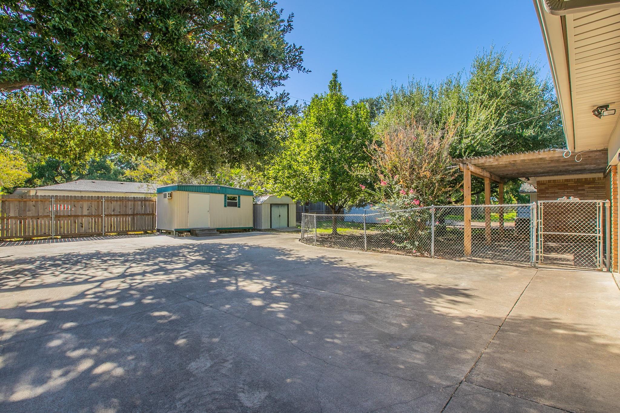 main property photo 24