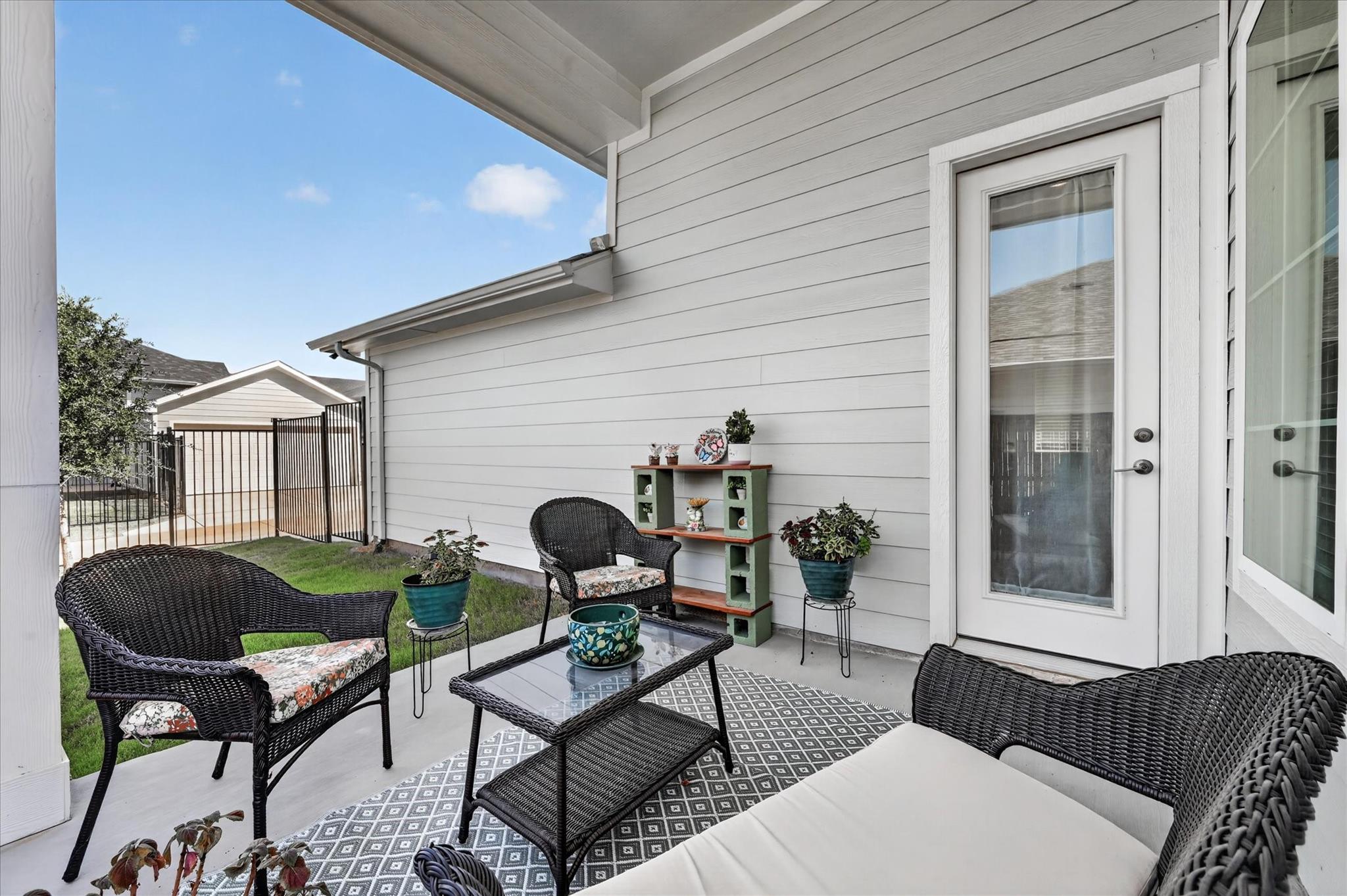 main property photo 28