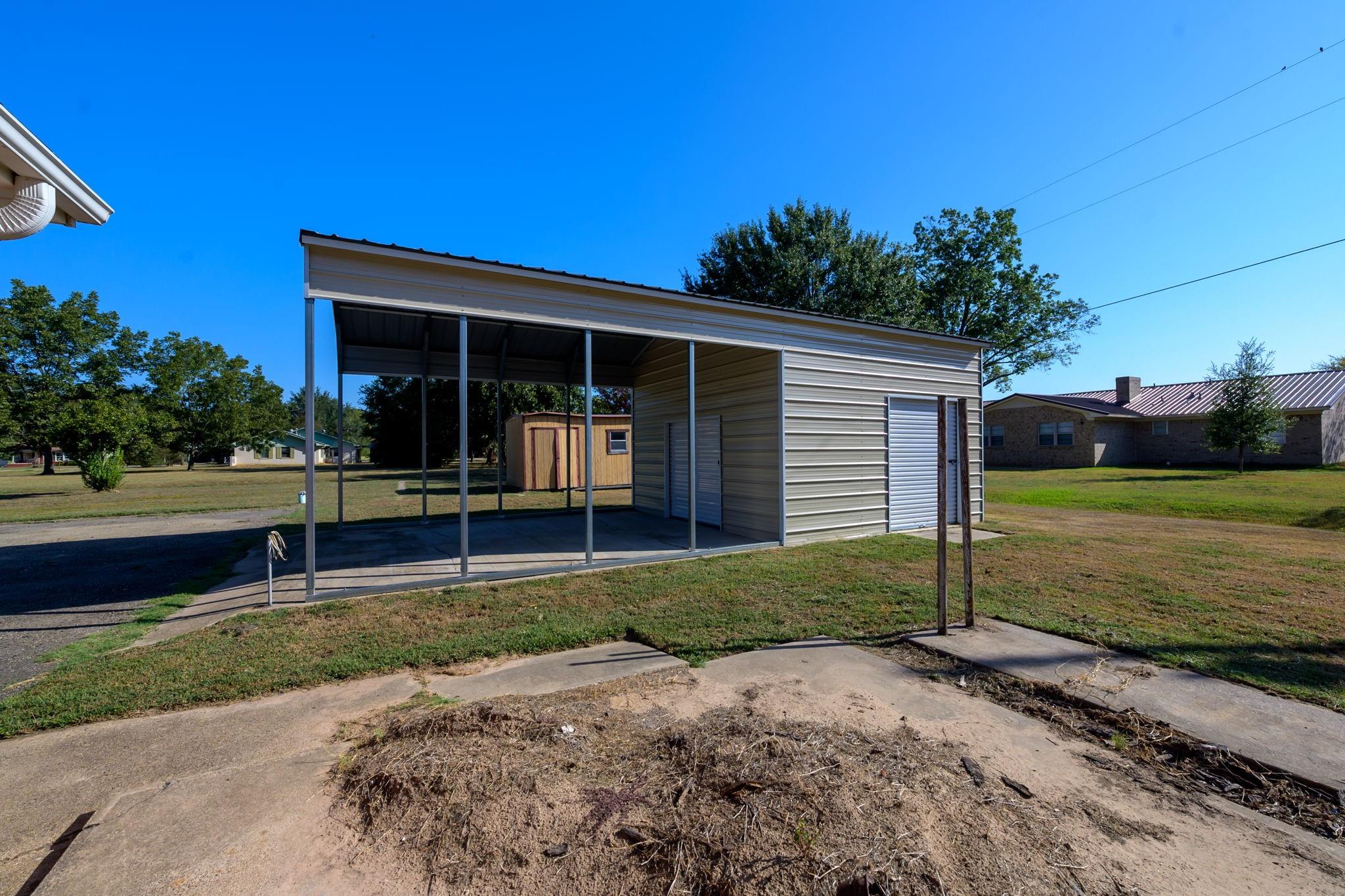 main property photo 33