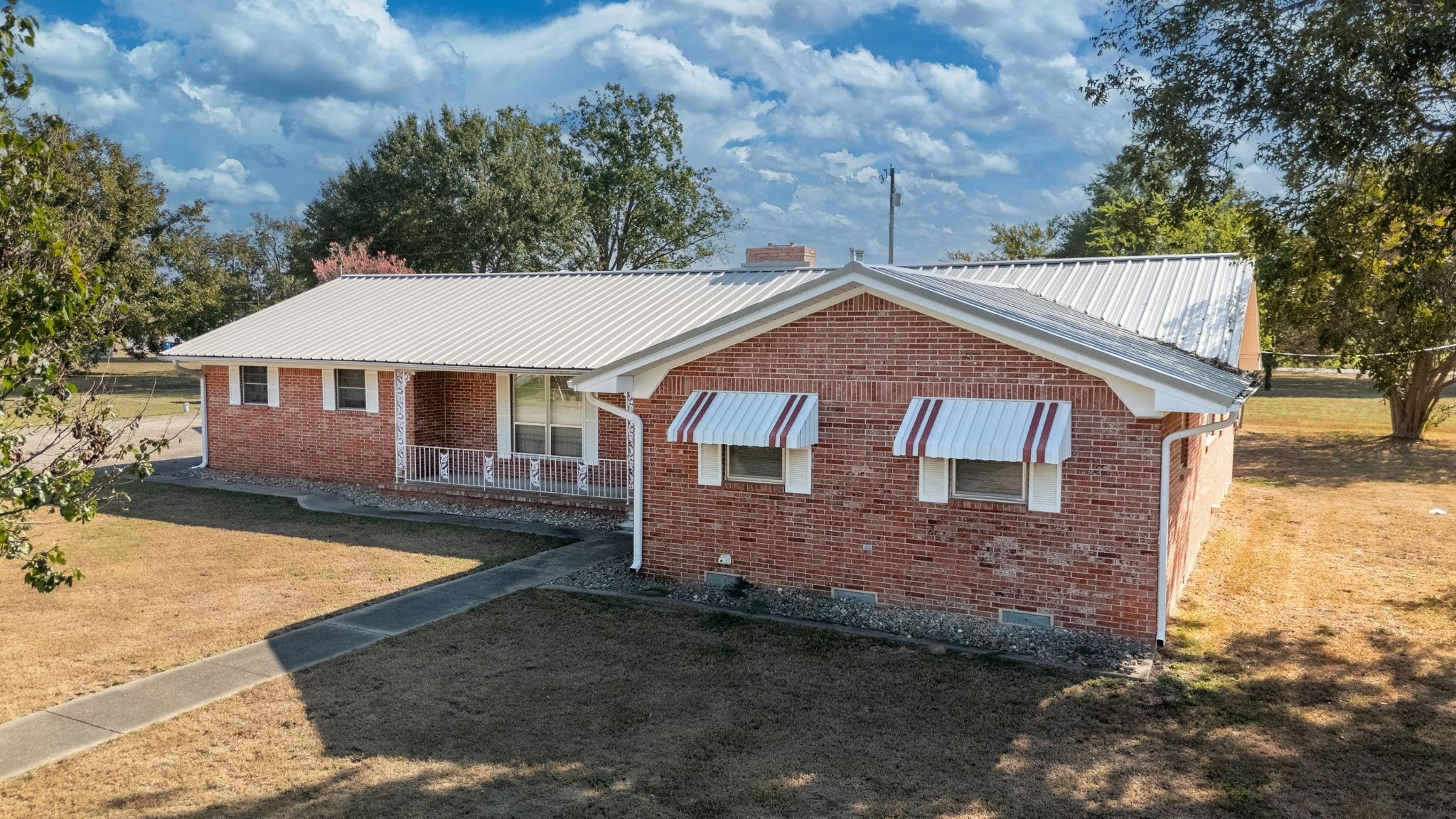 main property photo 36
