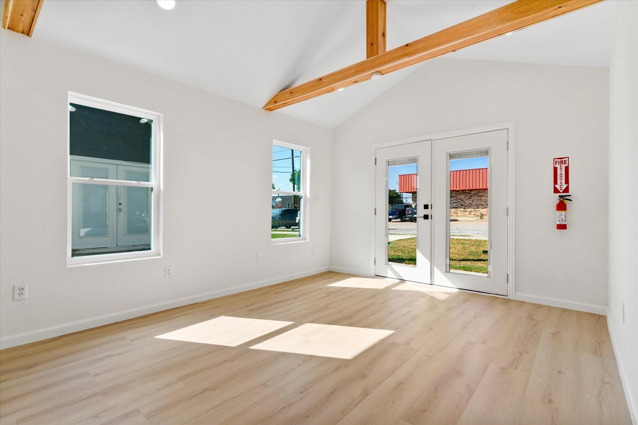 main property photo 3