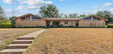 image of property with 3 Bed | 2 Bath | 2,647 Sqft