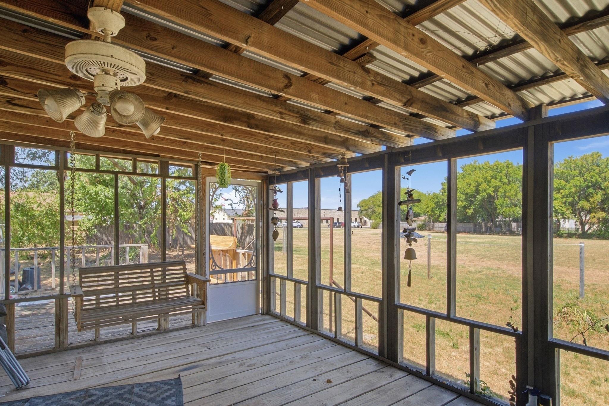main property photo 28