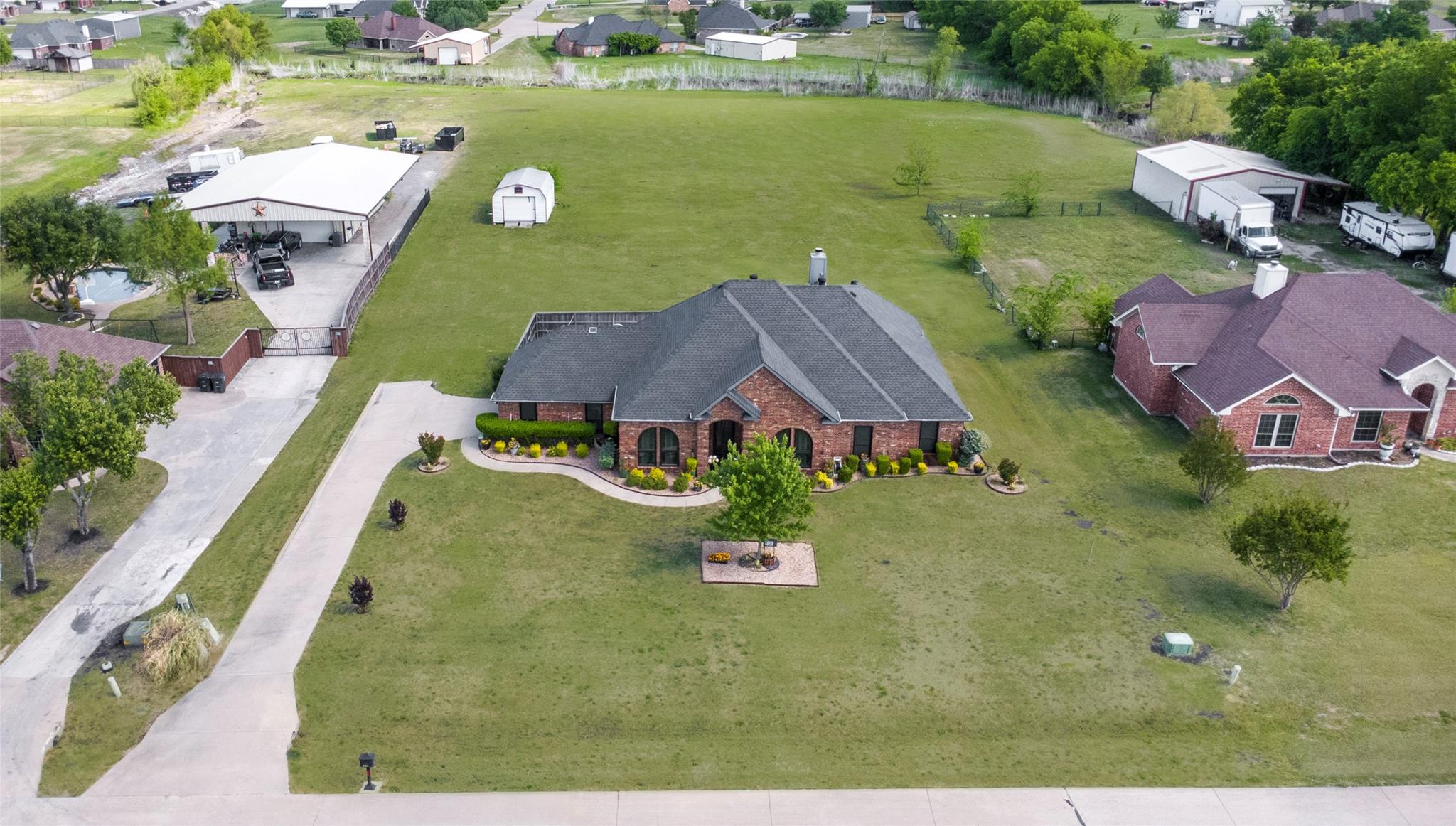 main property photo 28