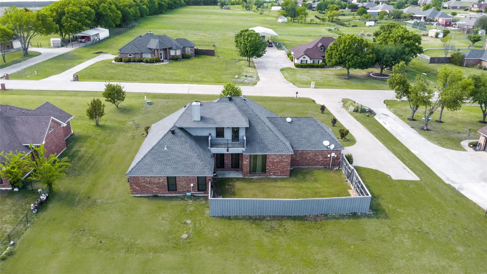 main property photo 31