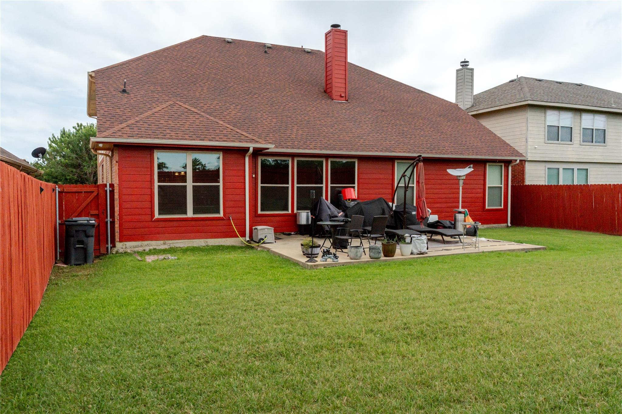 main property photo 18
