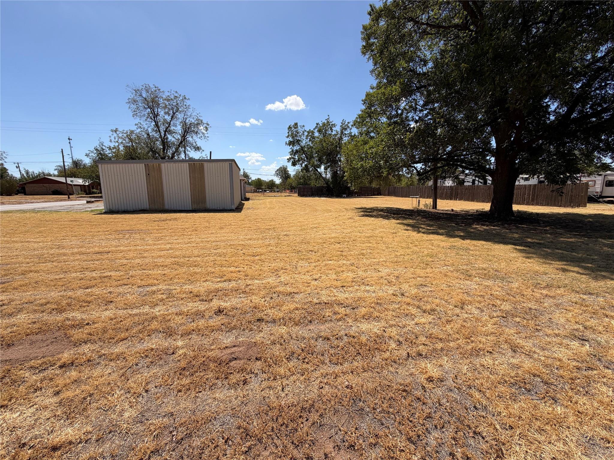 main property photo 11