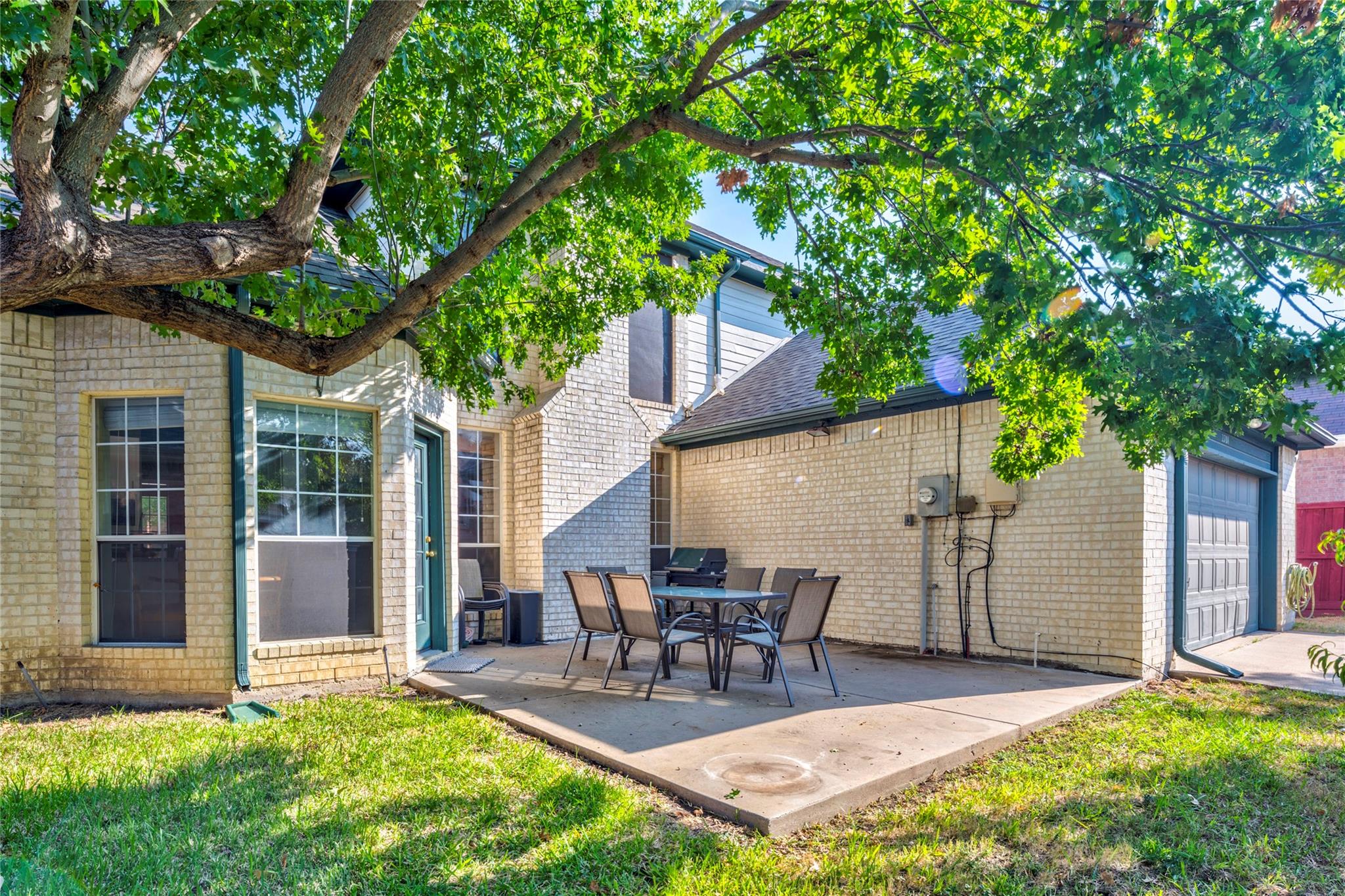 main property photo 30
