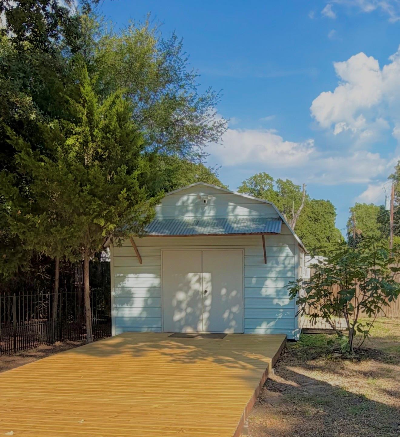 main property photo 15