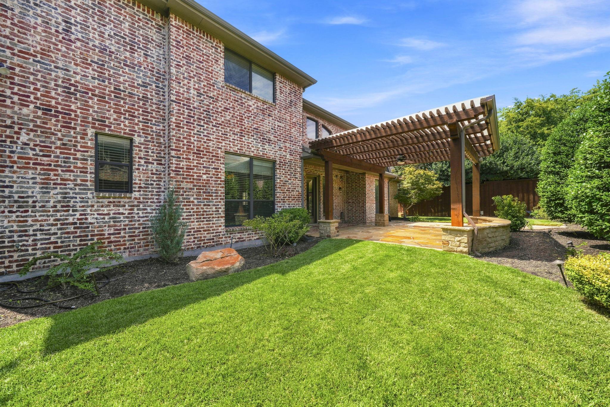 main property photo 31