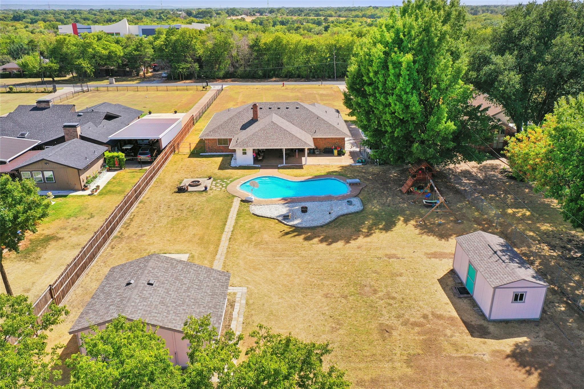 main property photo 33