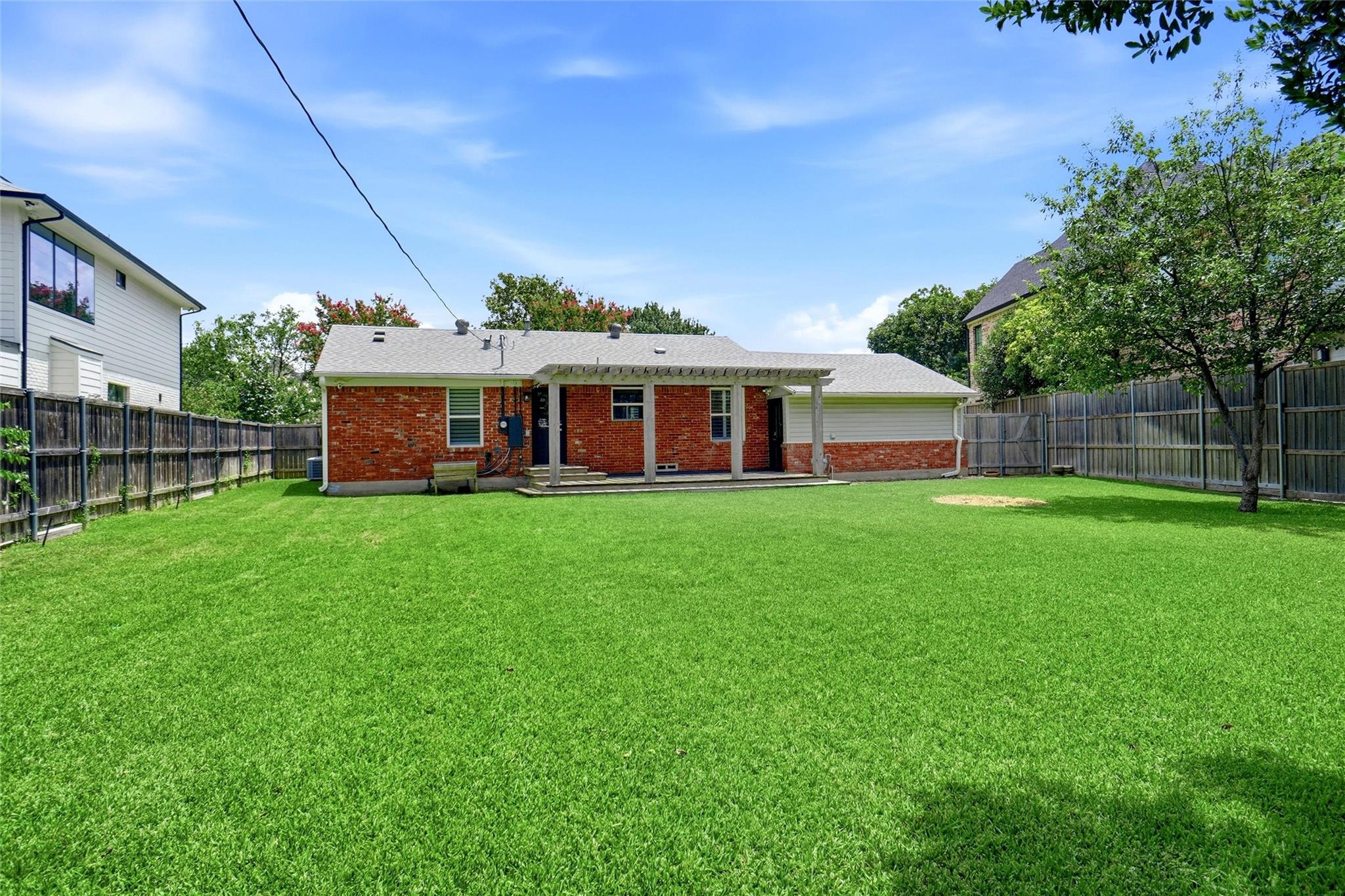 main property photo 14