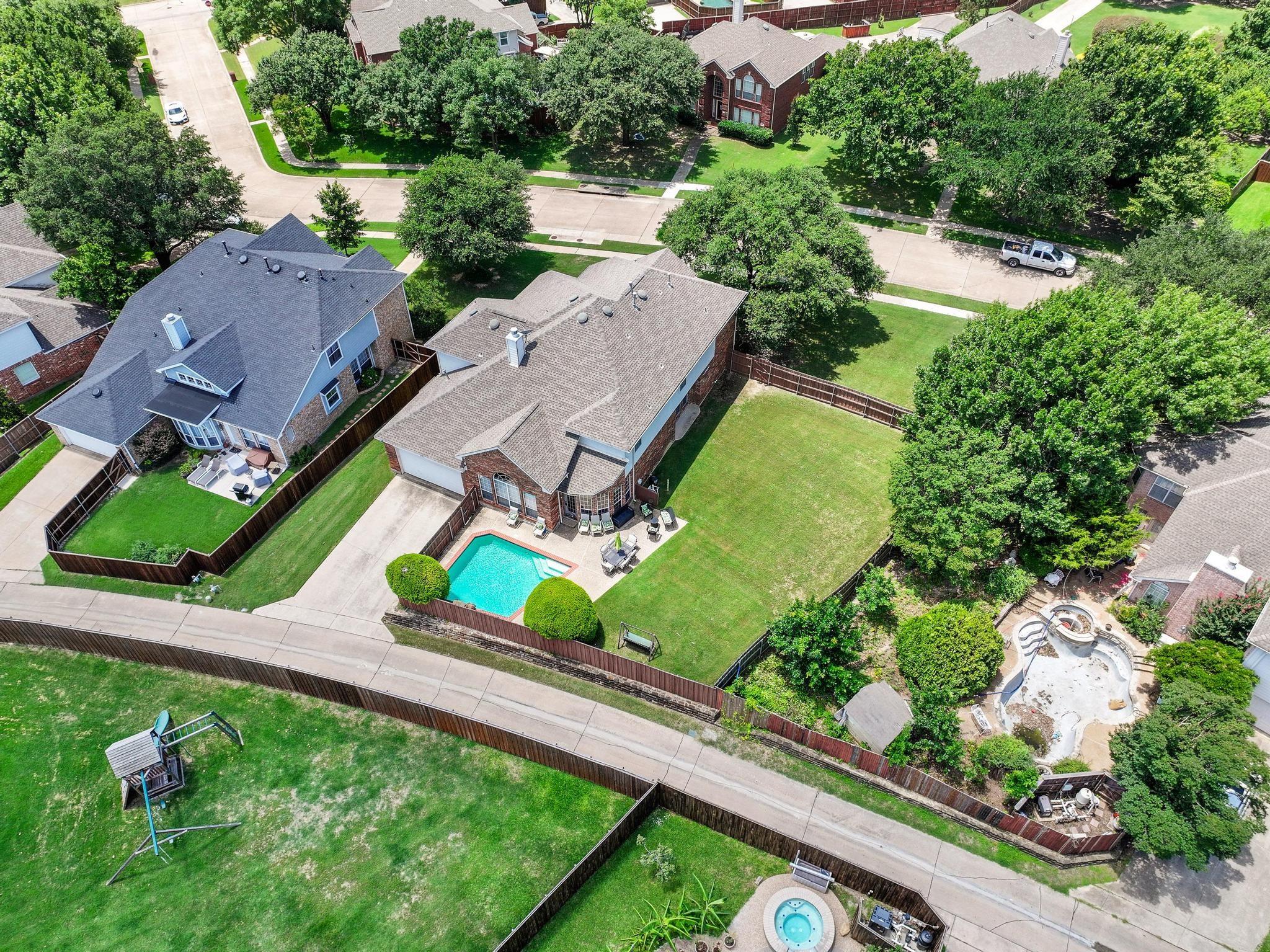 main property photo 36