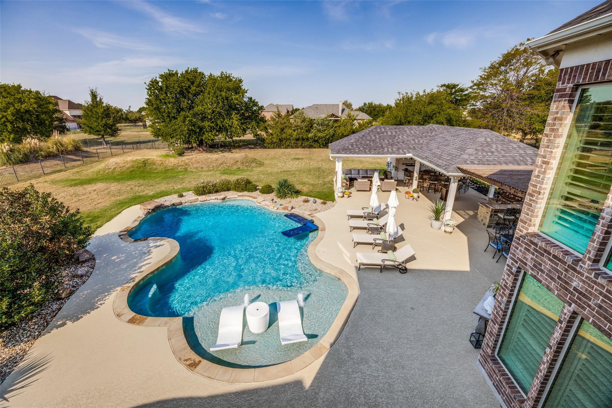 main property photo 34