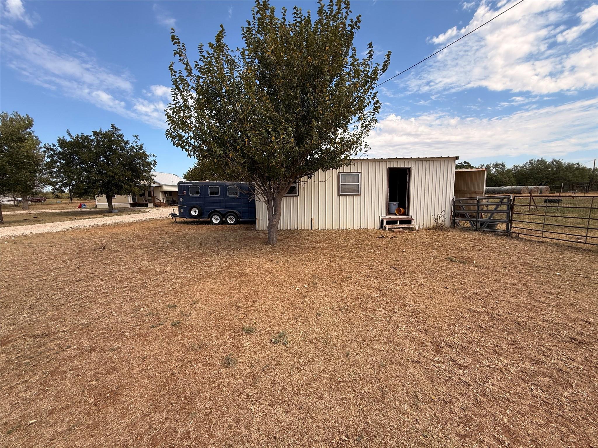 main property photo 25