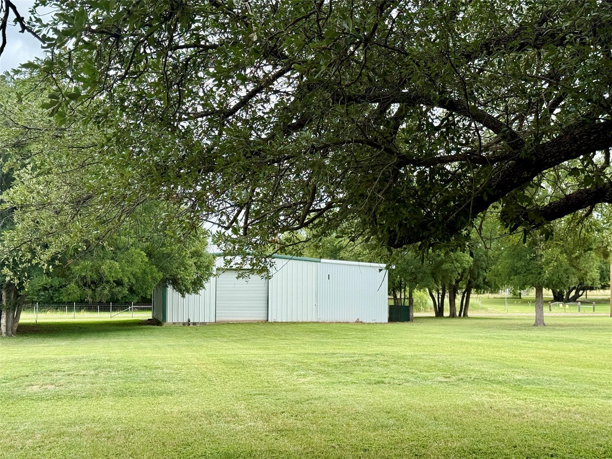 main property photo 14