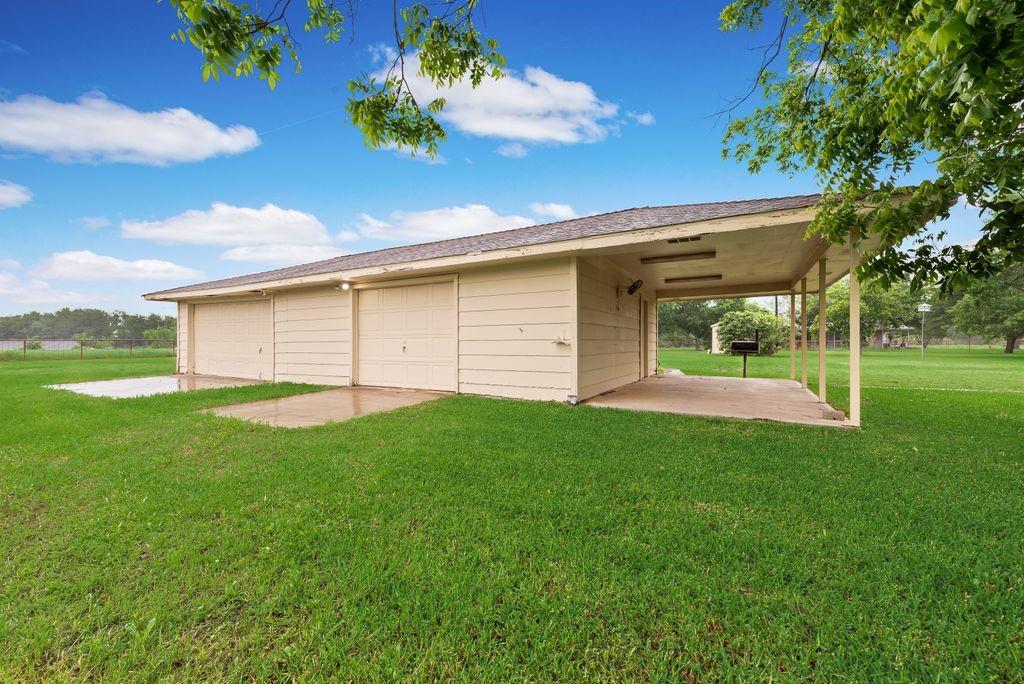 main property photo 32