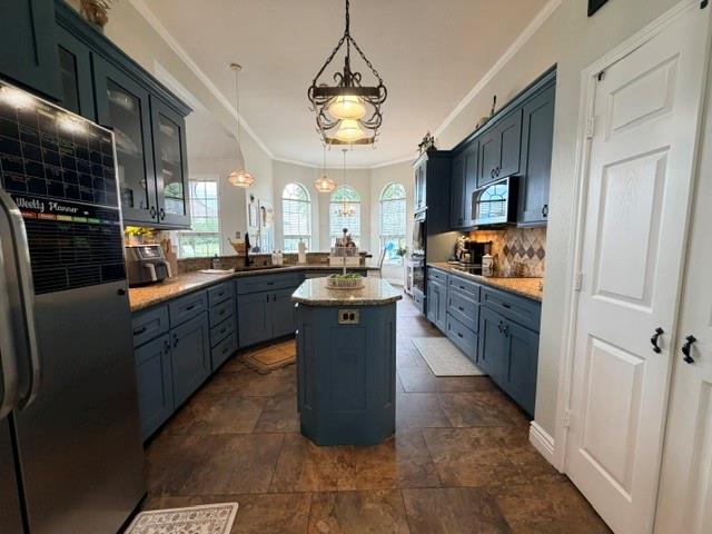 main property photo 18