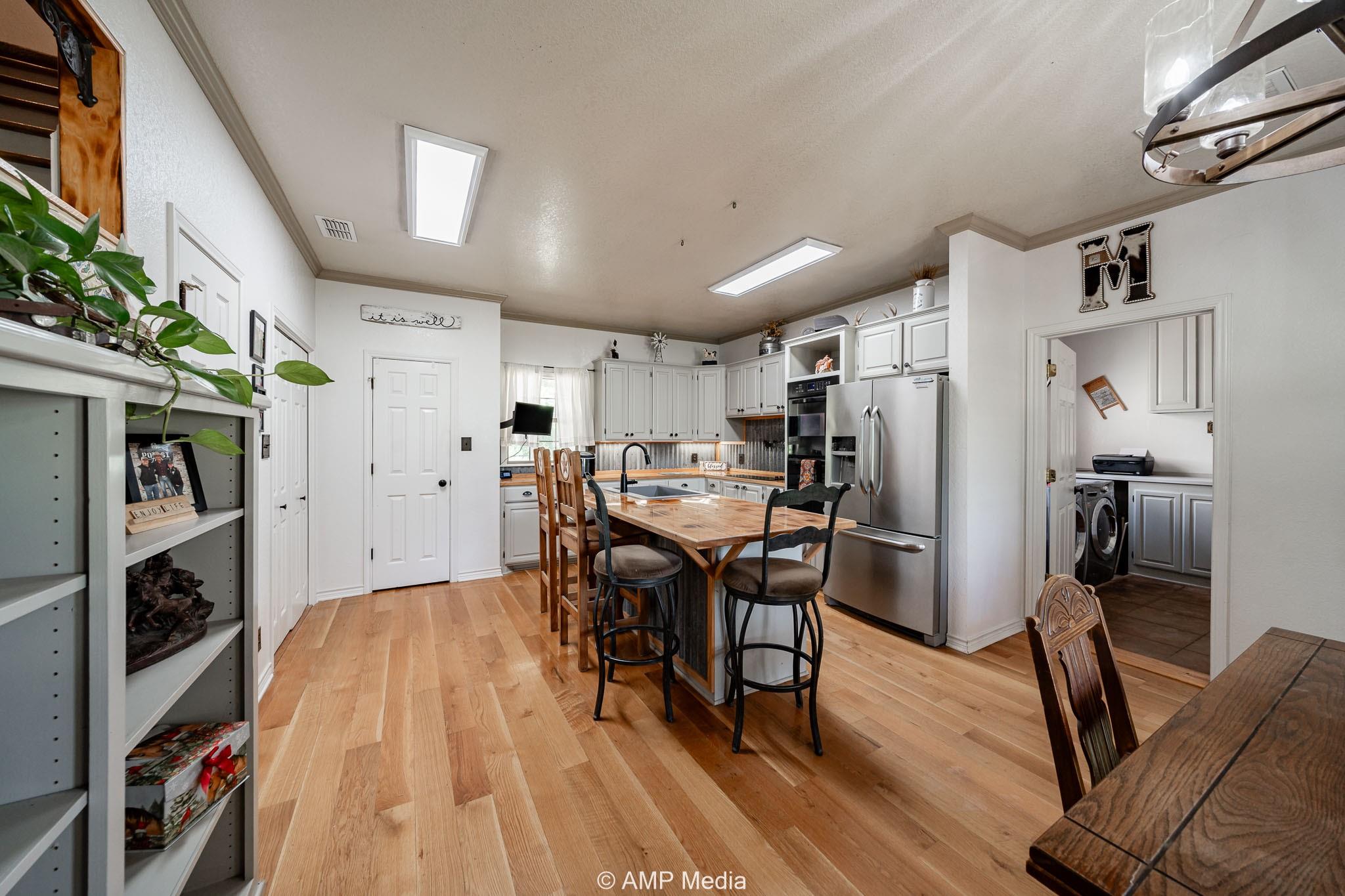 main property photo 6