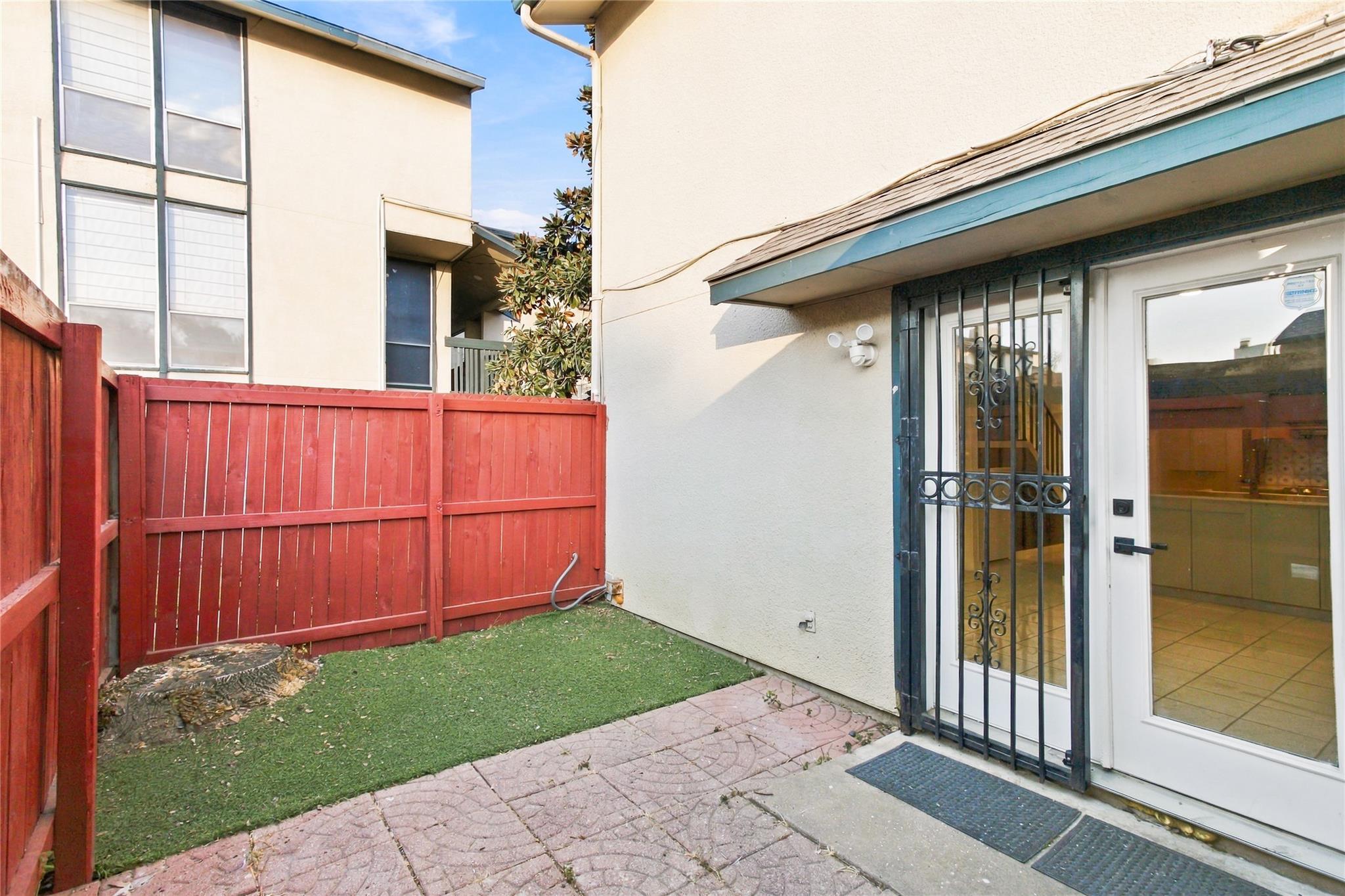 main property photo 22