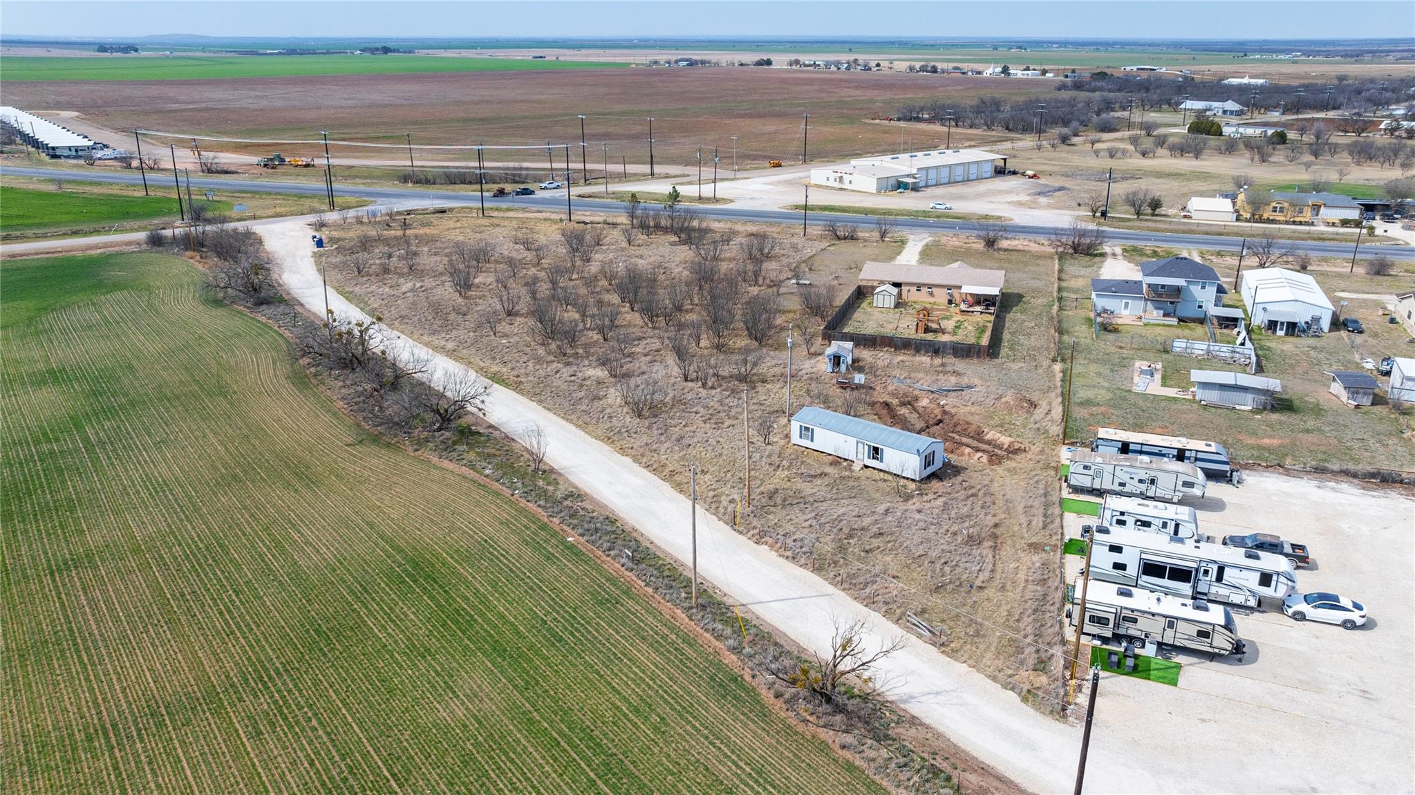 main property photo 10