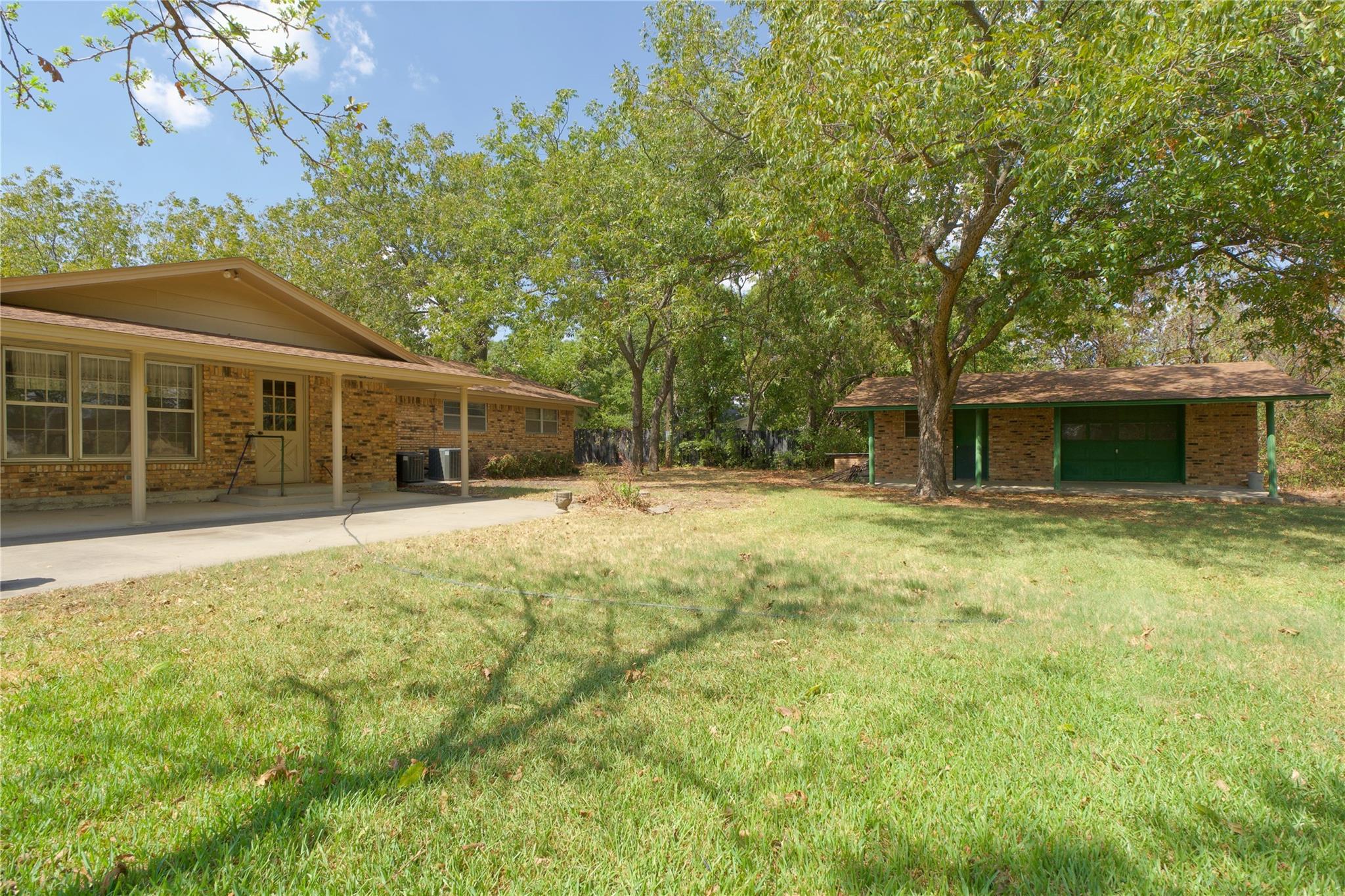 main property photo 28