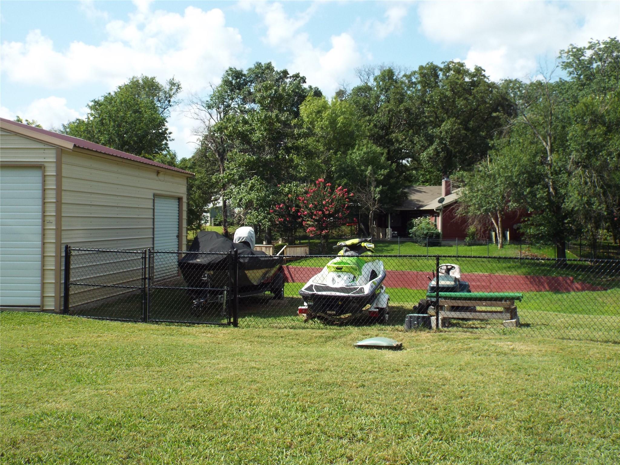 main property photo 25