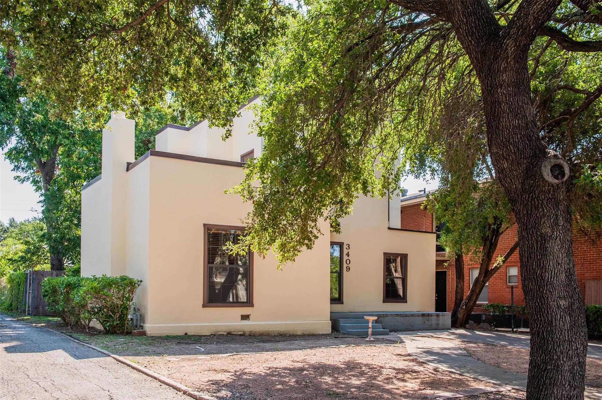 main property photo 17