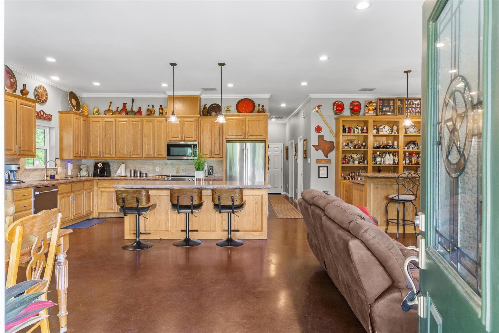 main property photo 7