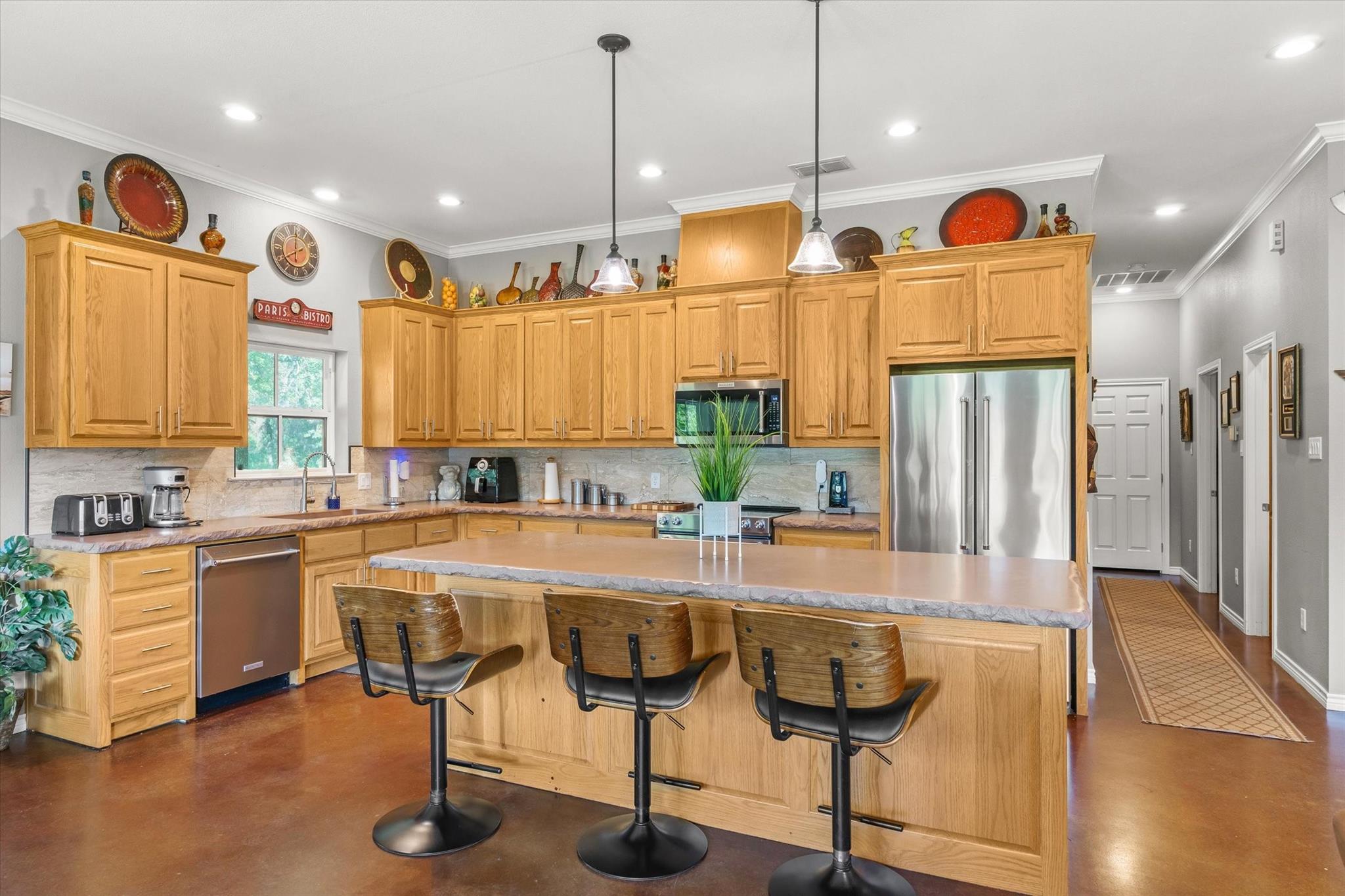 main property photo 8