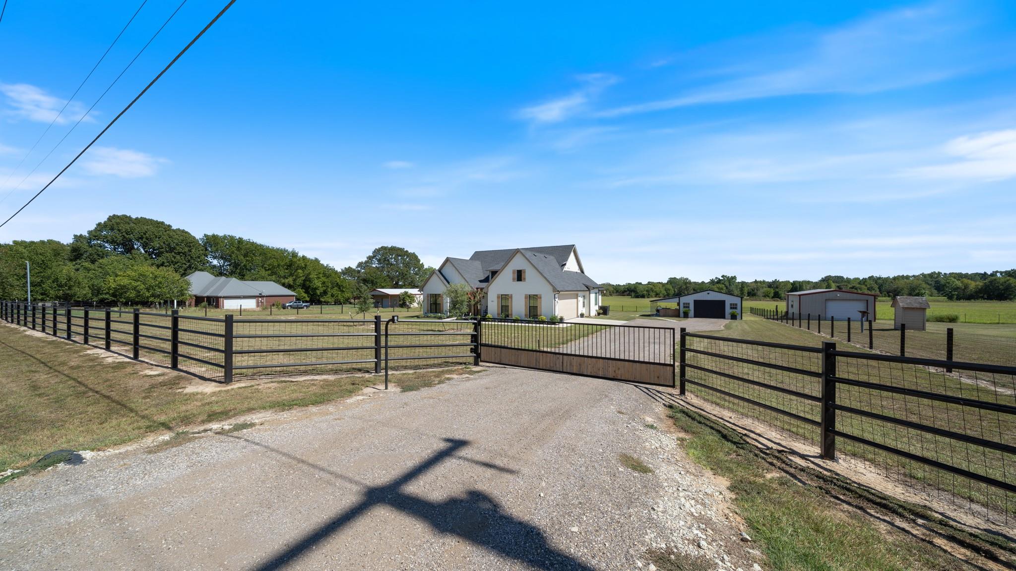 main property photo 34