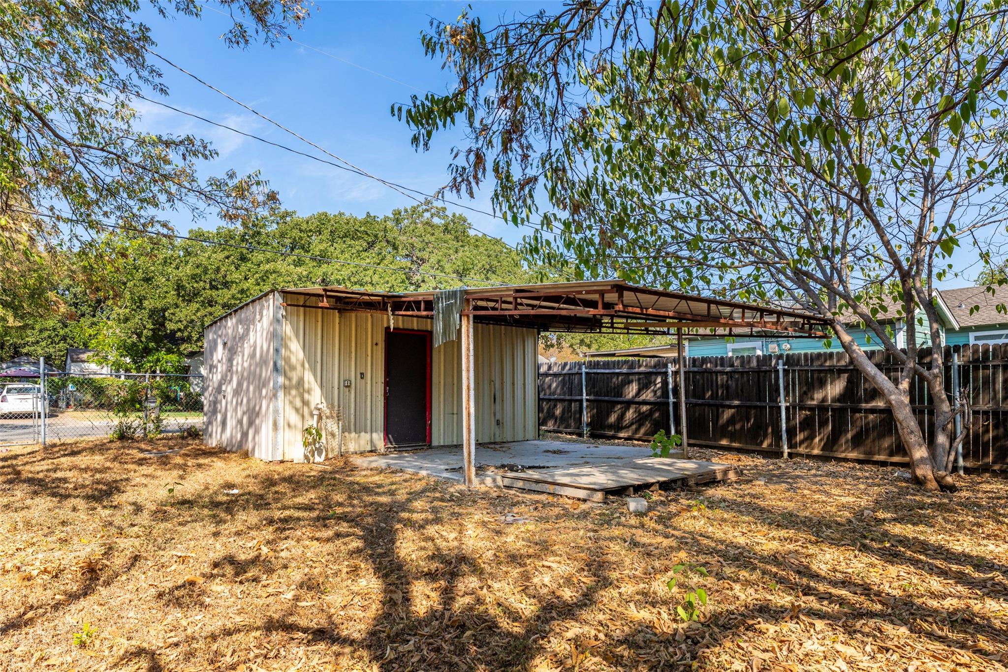 main property photo 23