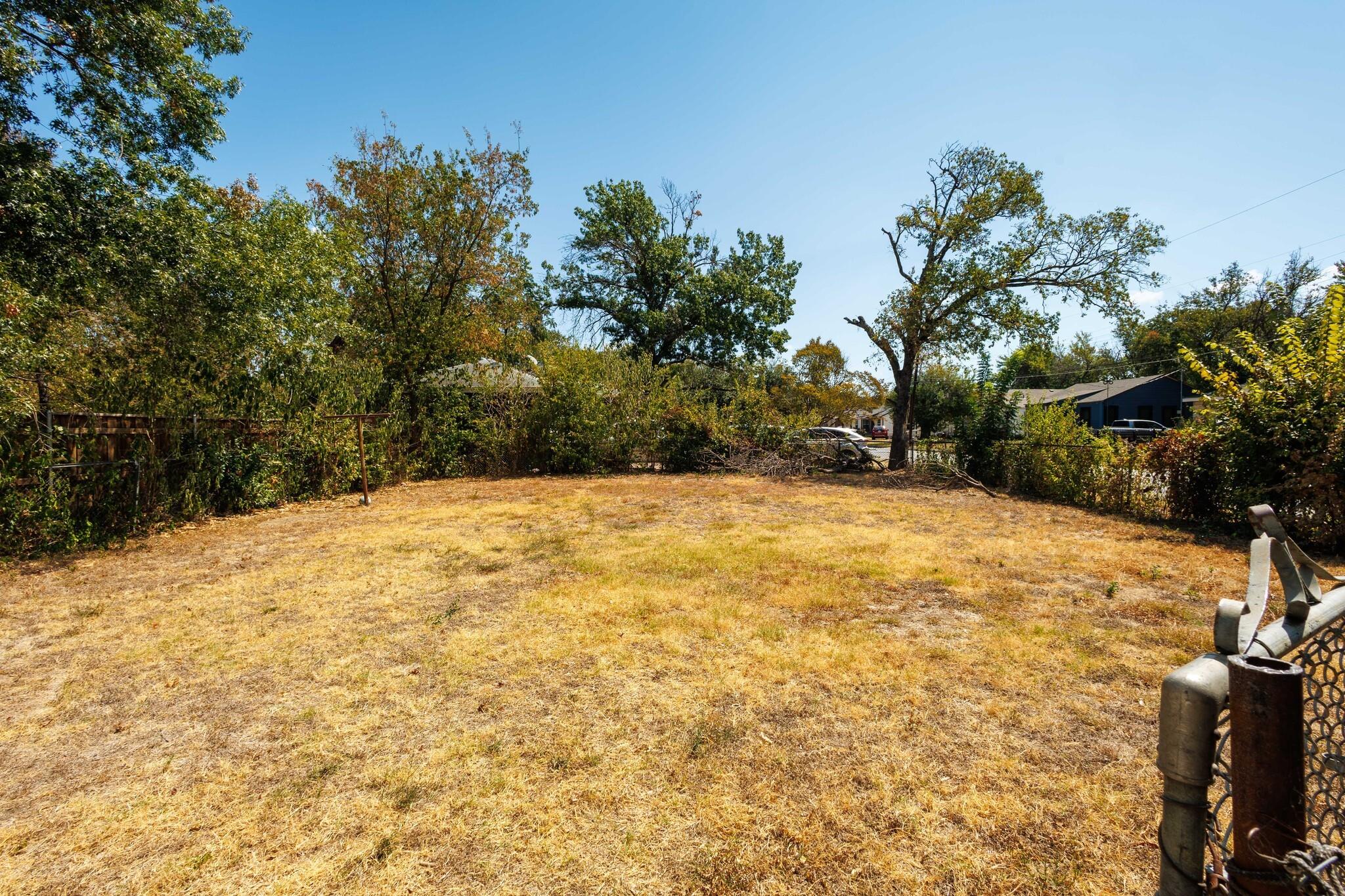 main property photo 11