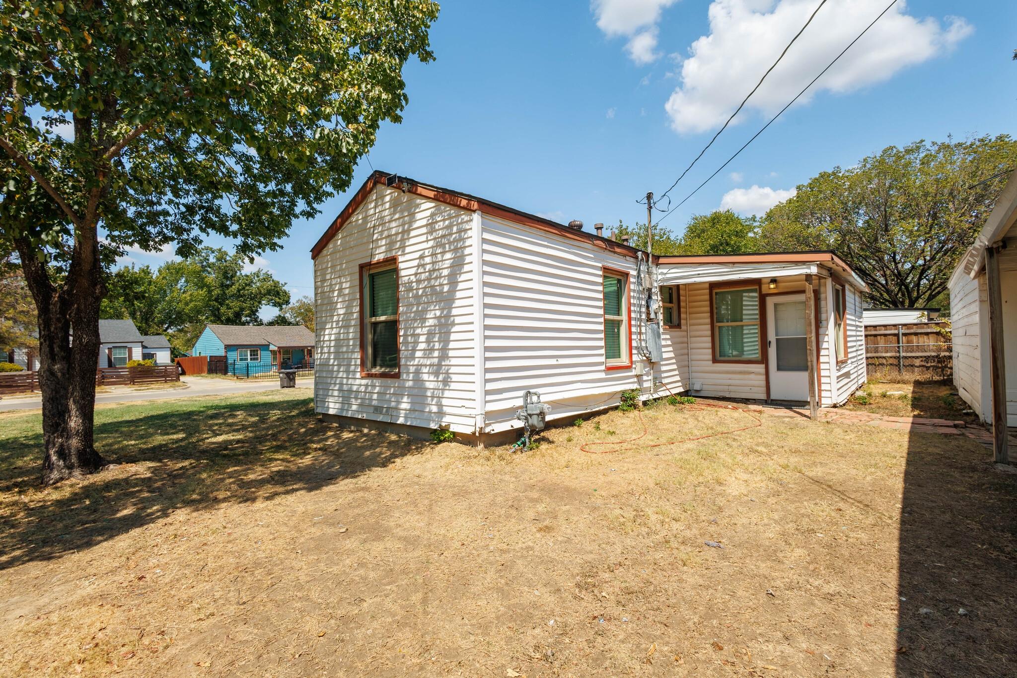main property photo 13