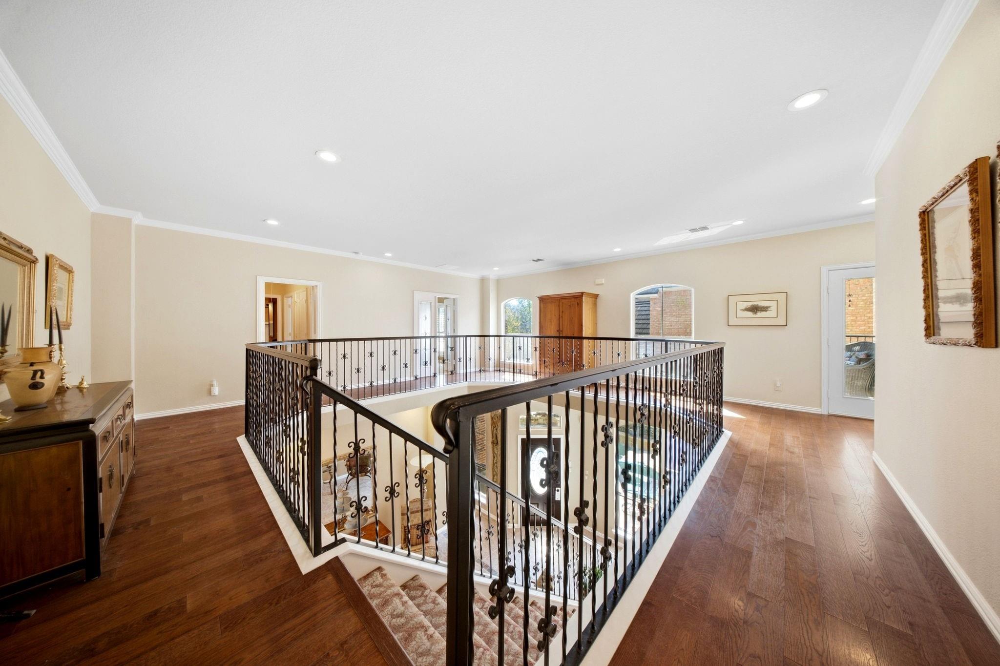 main property photo 25
