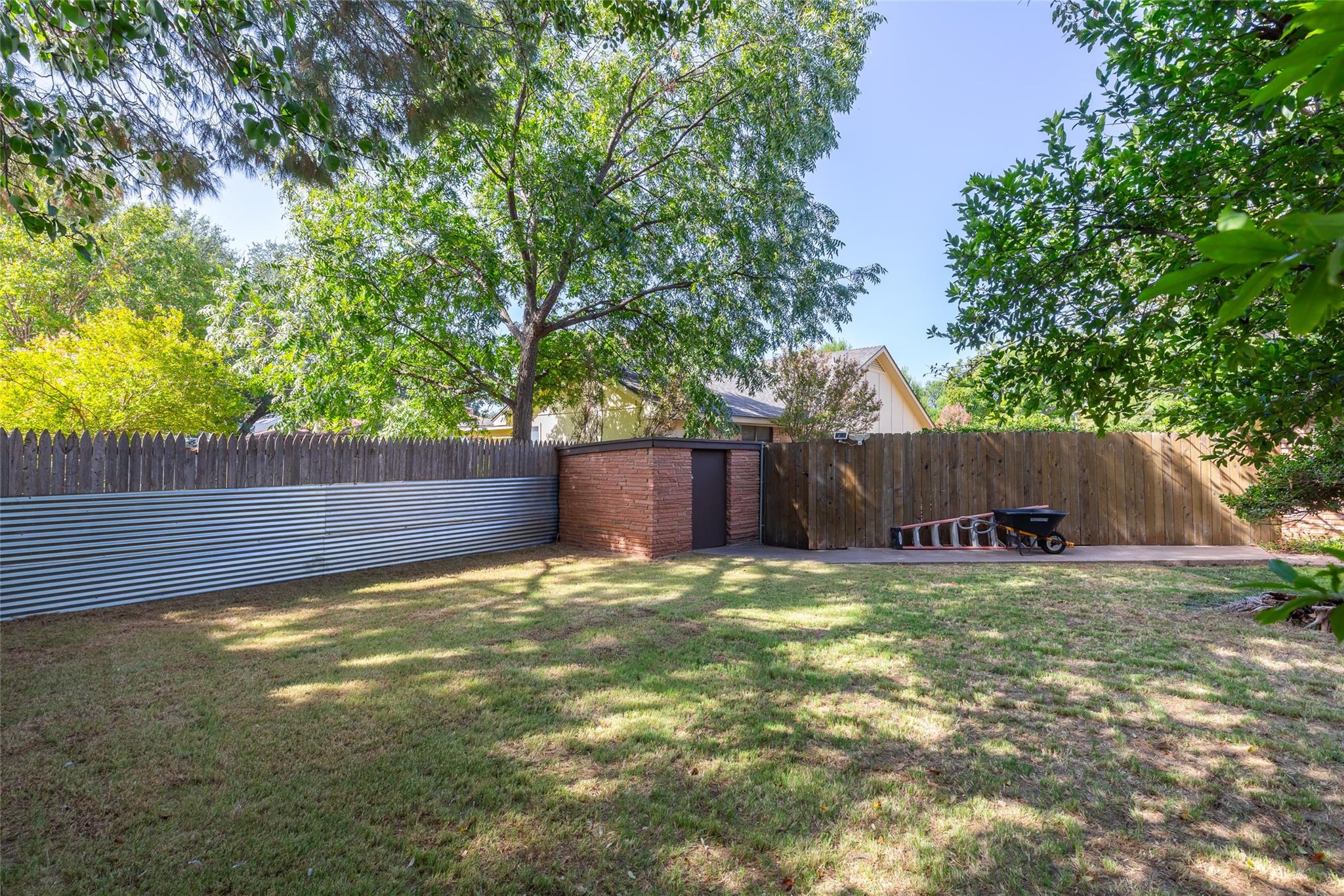main property photo 27